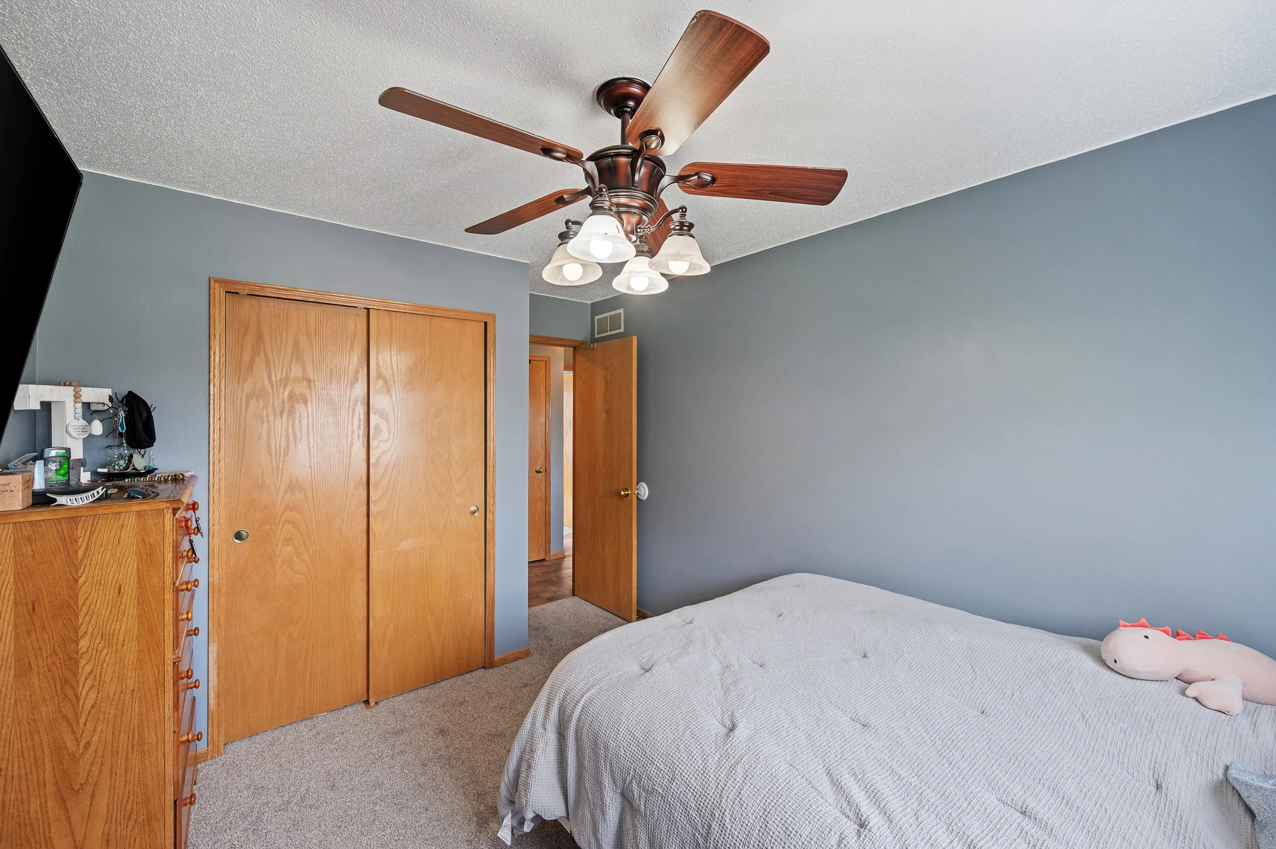 Fawn Cir Int - 19.jpg