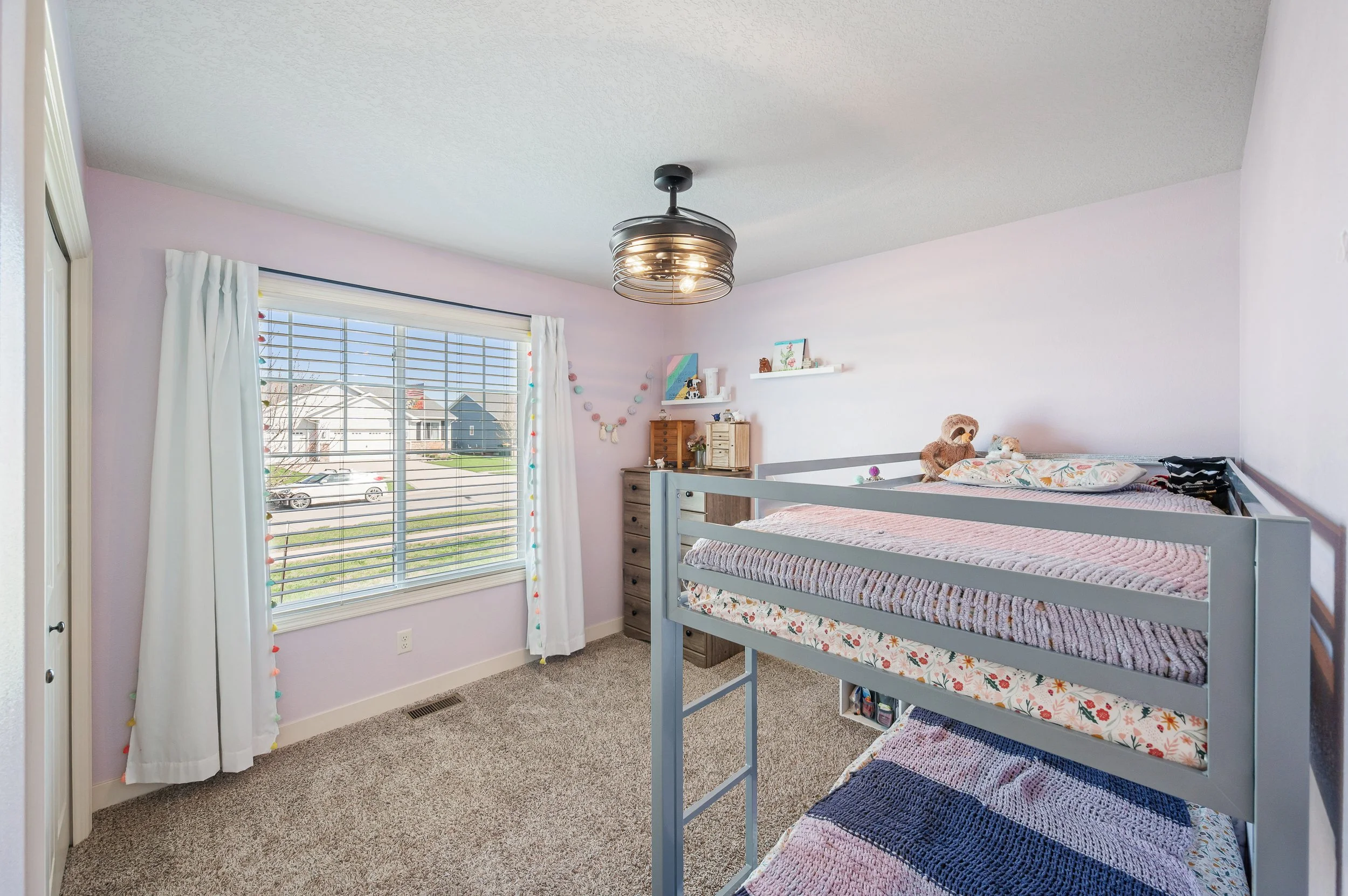 Lincoln Int - 02.jpg