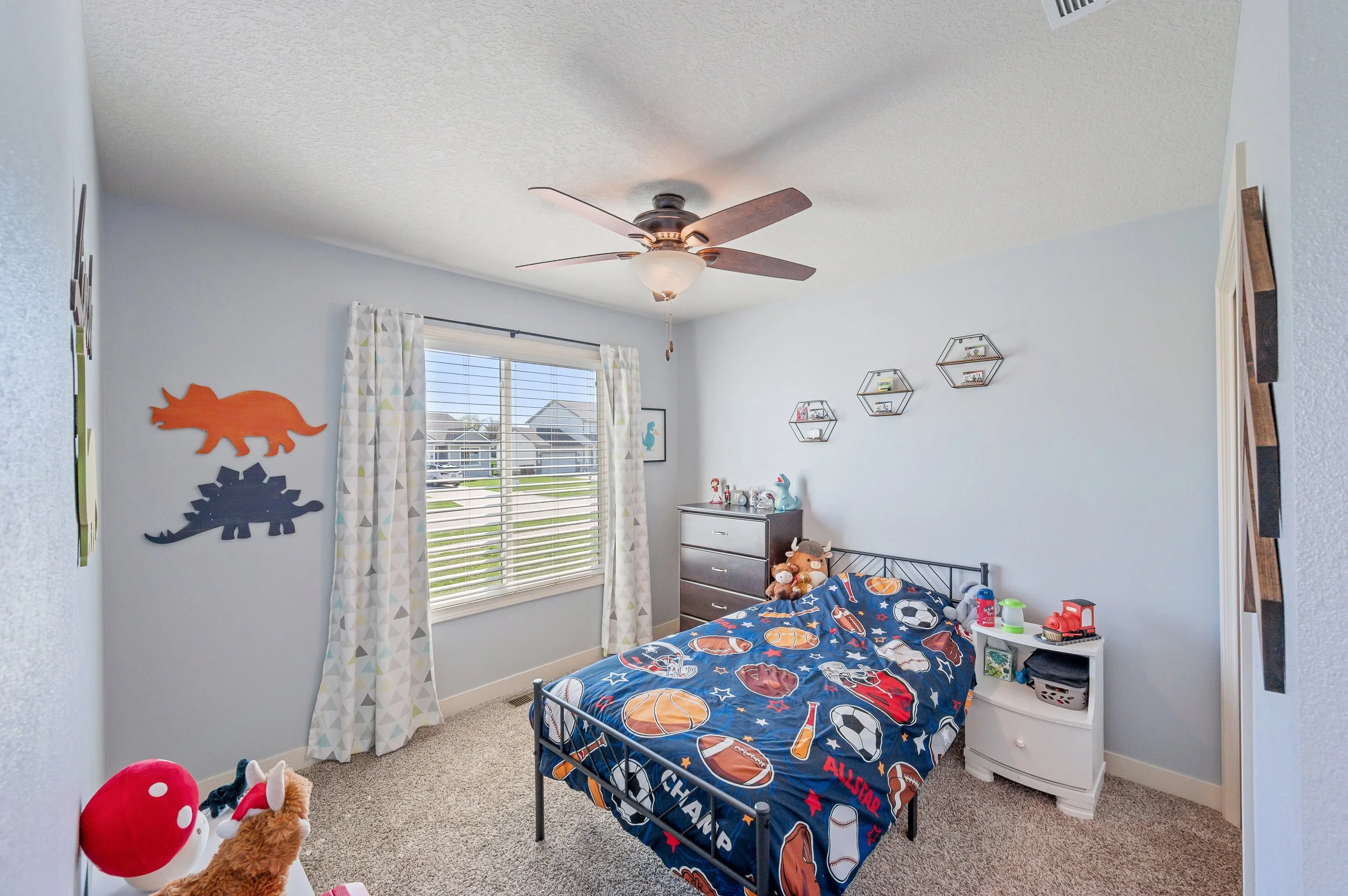 Lincoln Int - 04.jpg