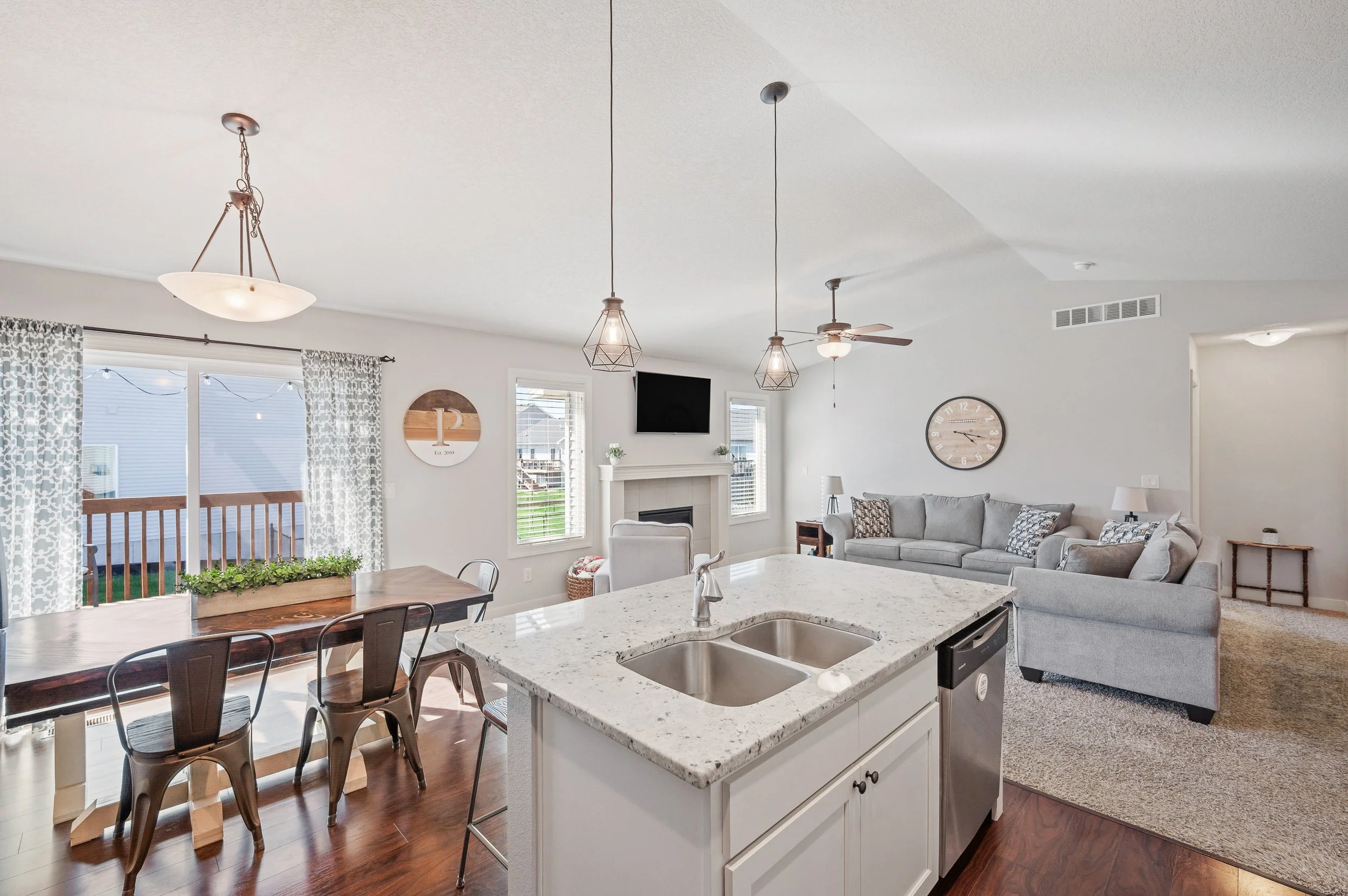 Lincoln Int - 12.jpg