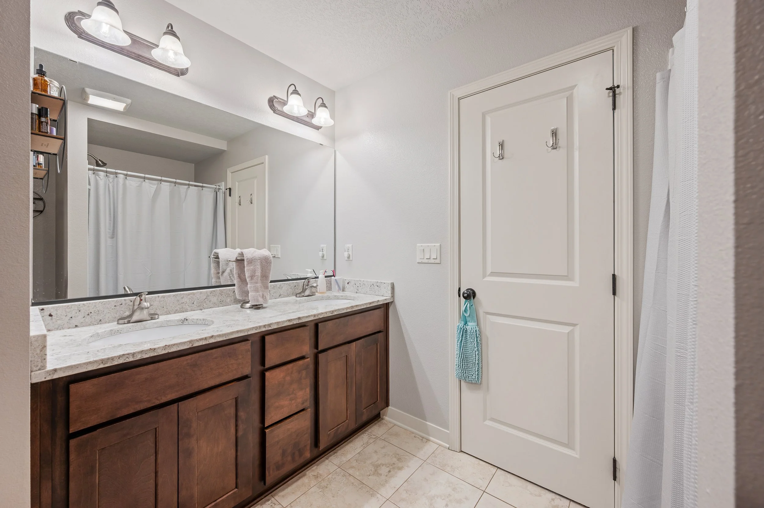 Lincoln Int - 22.jpg