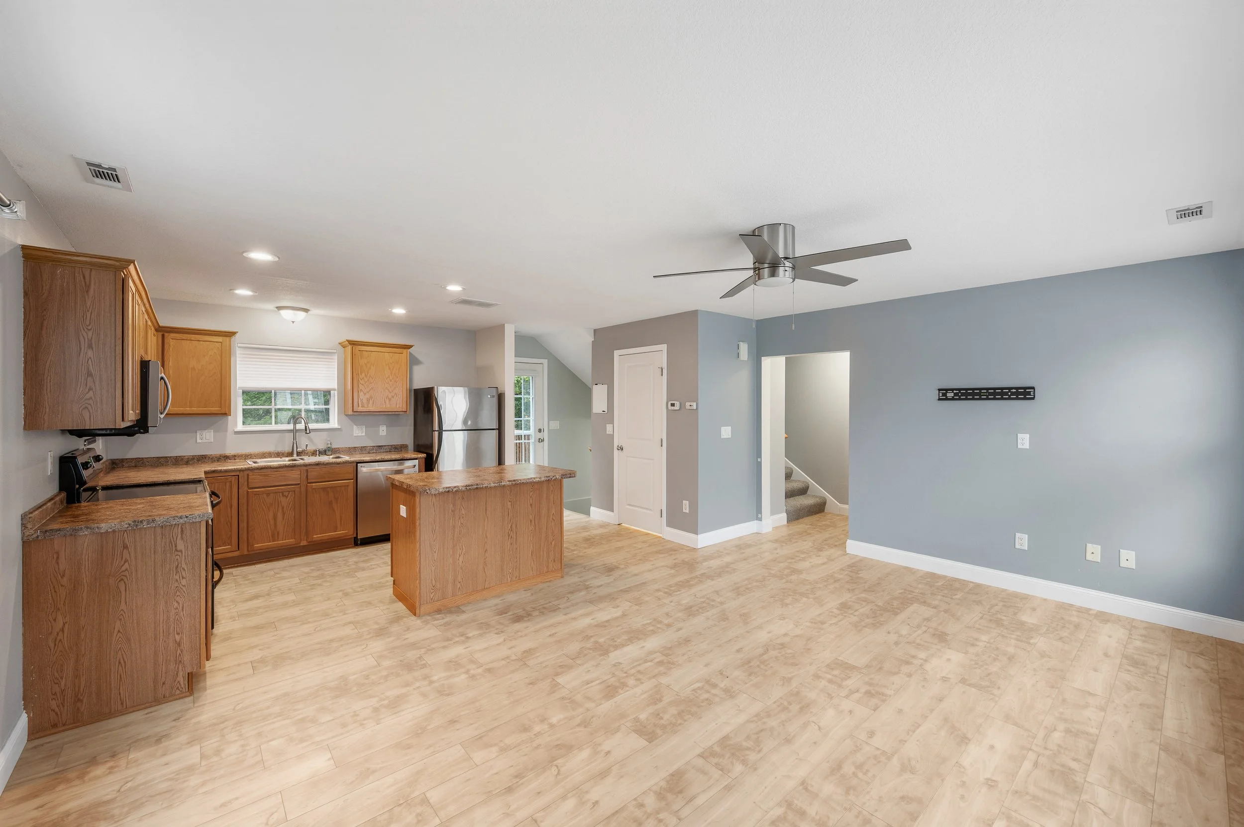 Fieldstone Int - 08.jpg