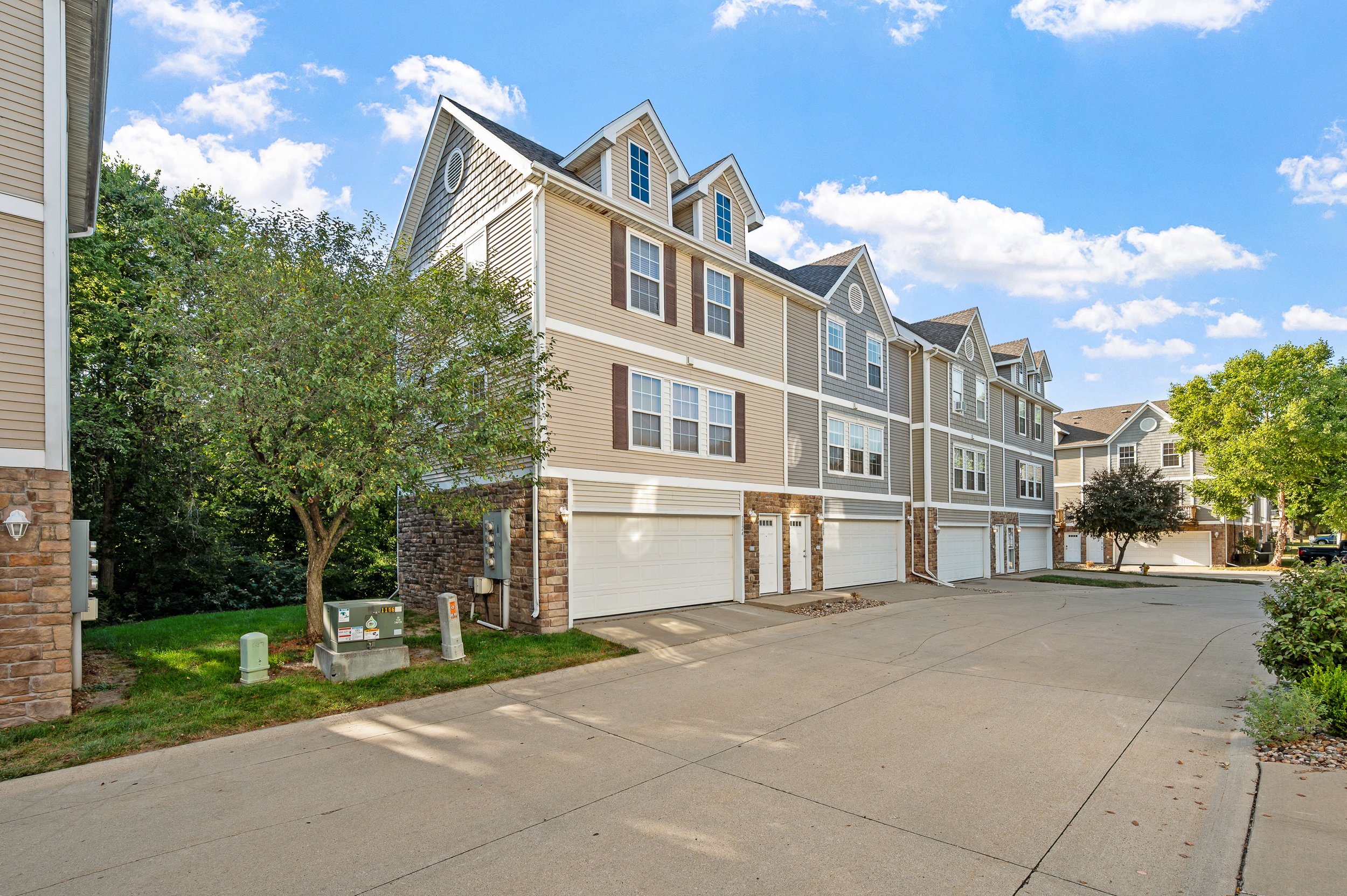 Fieldstone Ext - 02.jpg