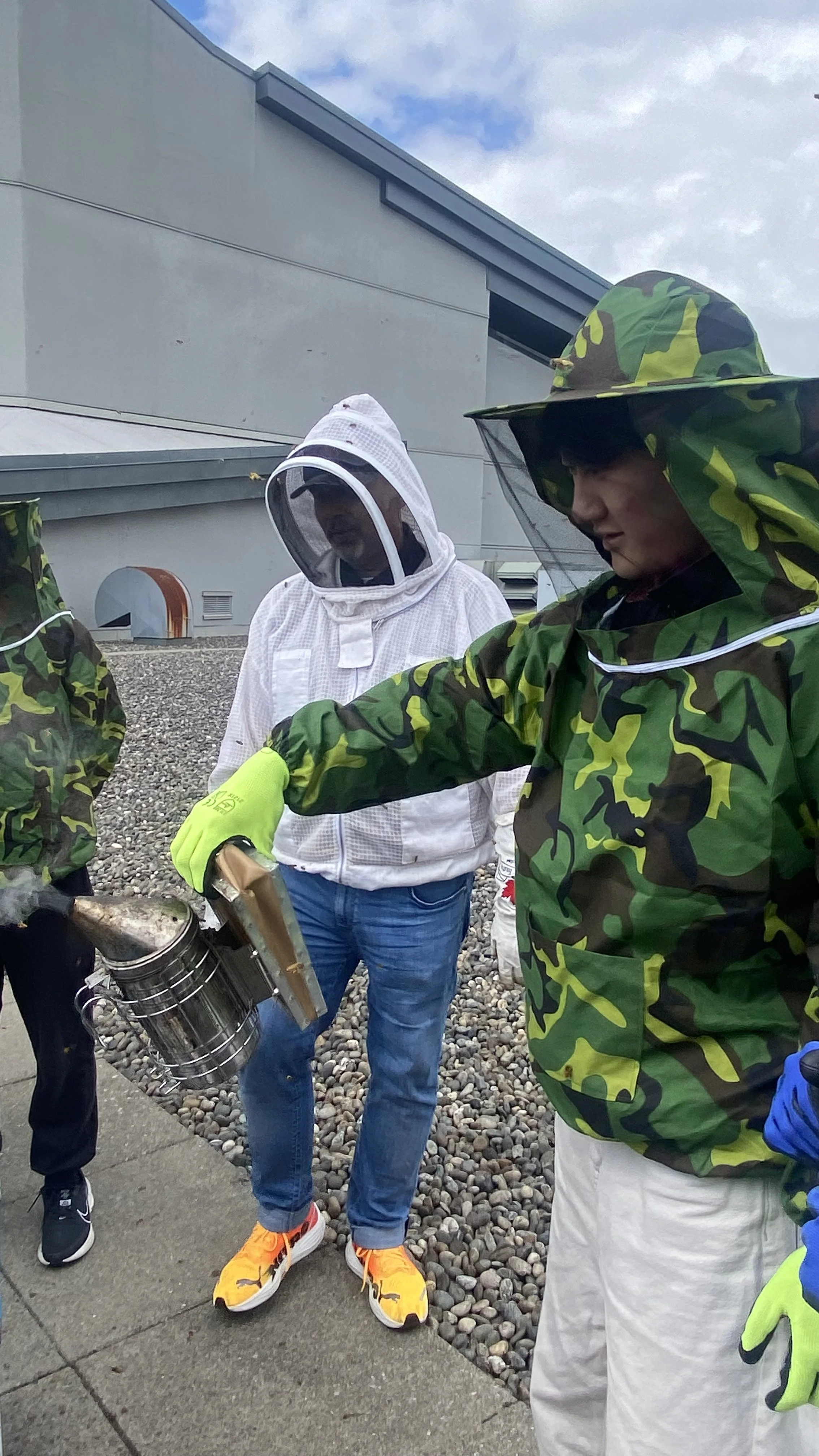 Cityreach Bees Visit May 18.jpeg