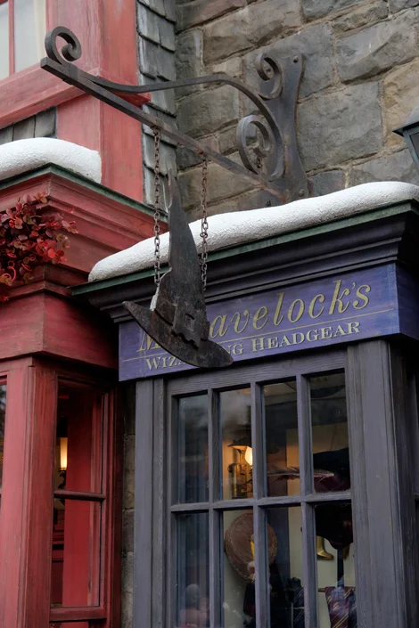 16B McHavelock's Wizarding Headgear.jpg