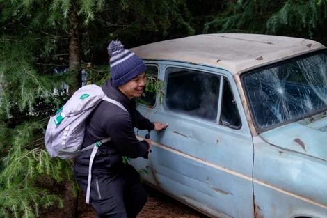 02B attempting to open flying car door.jpg