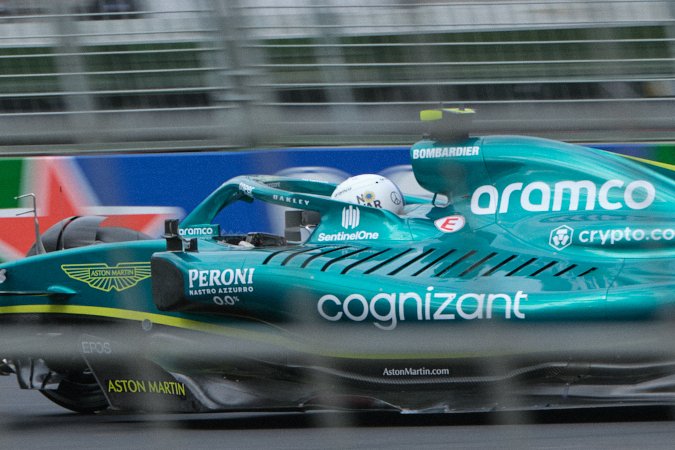 [2x3] f1_astonmartin_vettel 1.jpg