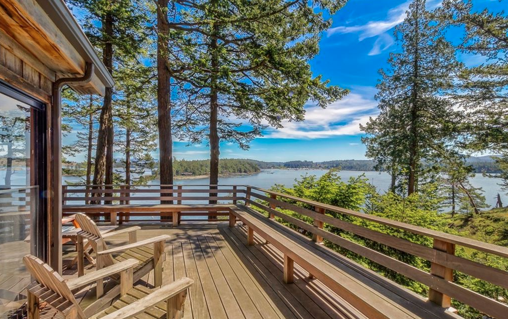 Friday Harbor Exterior Home Cleaning Services — DAPrDAN