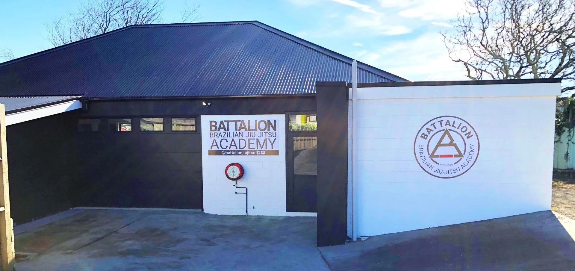 Front-Academy.jpg