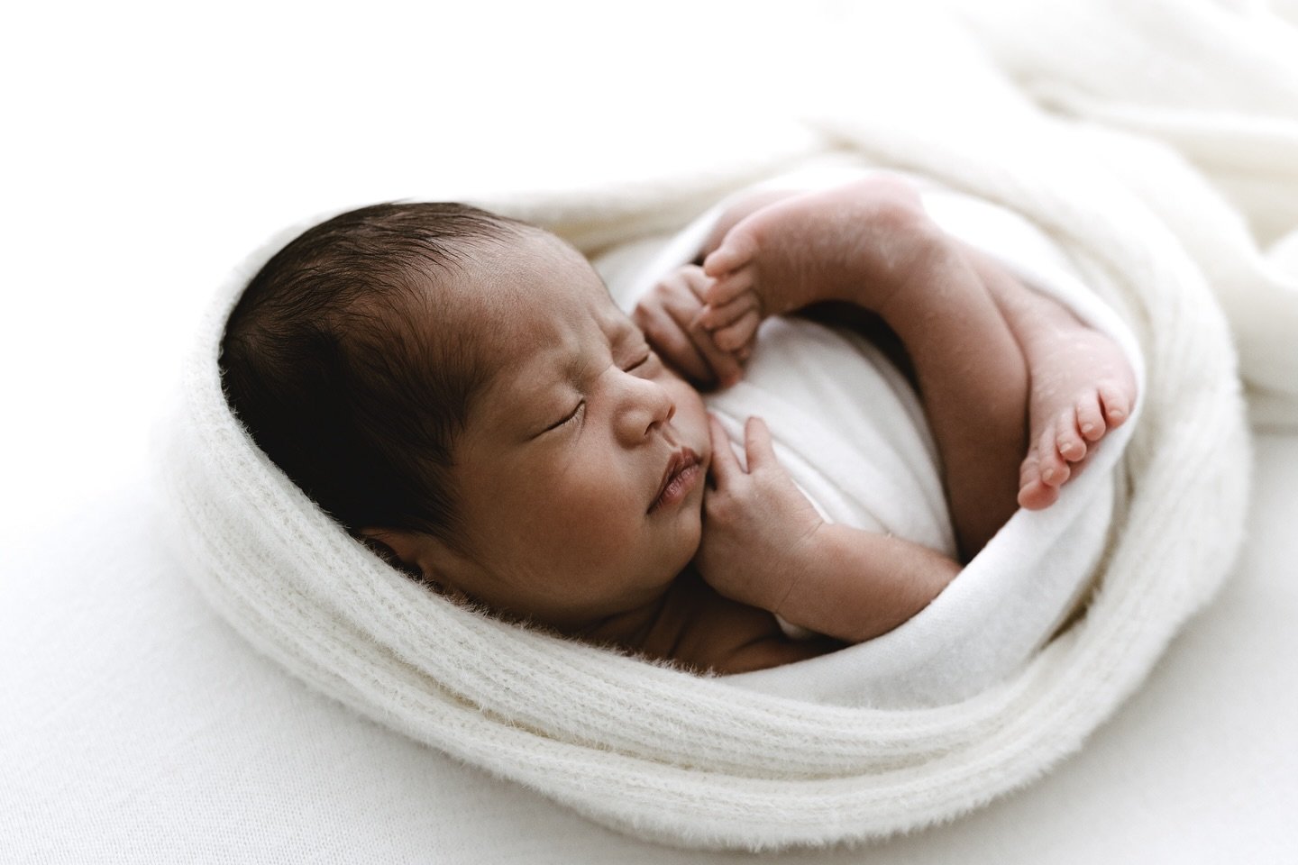 Perfect lil bundle ♡︎

#melbournephotographer #melbournemumsandbubs #newborn #newbornphotographer #newbornportrait
#naturalnewborn #naturalnewbornphotography