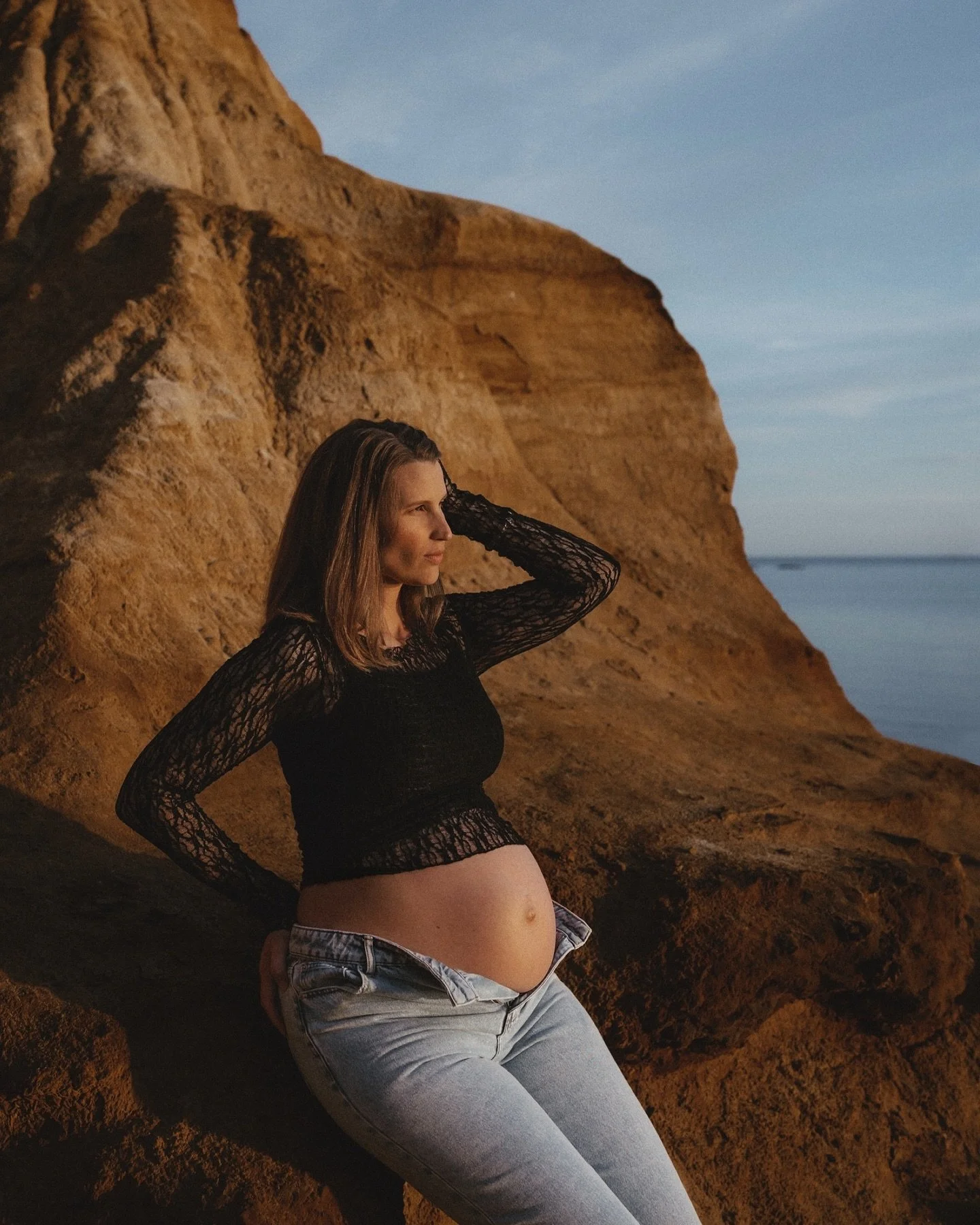 So honoured to photograph the stunning Lucy for her  second pregnancy. What a perfect winters afternoon and can&rsquo;t wait to share some beautiful family moments we also captured. 

#pregnancyaustralia #babyphotographermelbourne #melbournenewbornph