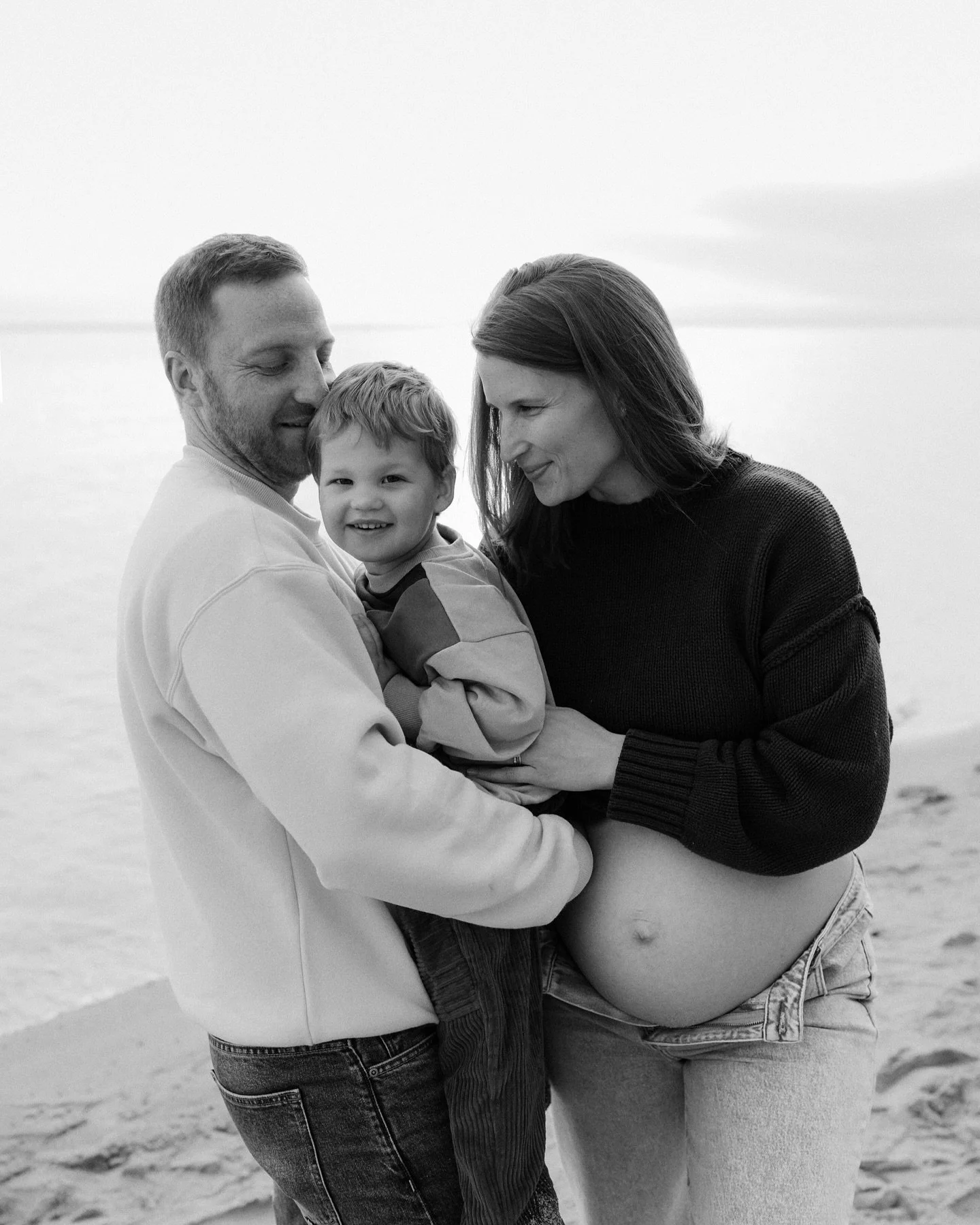On the most perfect Winters day, celebrating as a family of three before their next chapter as a family of four ♡︎

Melbourne | Maternity and Family Photographer

#babyphotographermelbourne  #melbournepregnancyphotography #melbournenewbornphotographe