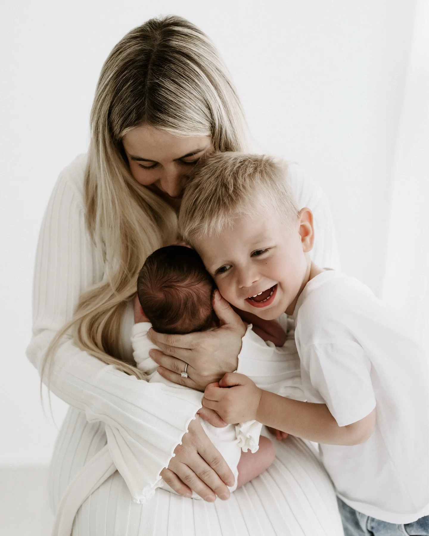 When you can&rsquo;t help but love bomb your baby brother ♡︎

Melbourne | Newborn Photographer 

#susannelilleyphotography #melbournenewbornphotographer #newbornphotographermelbourne #newbornphotographer #melbournenewborn #melbournebabyphotographer