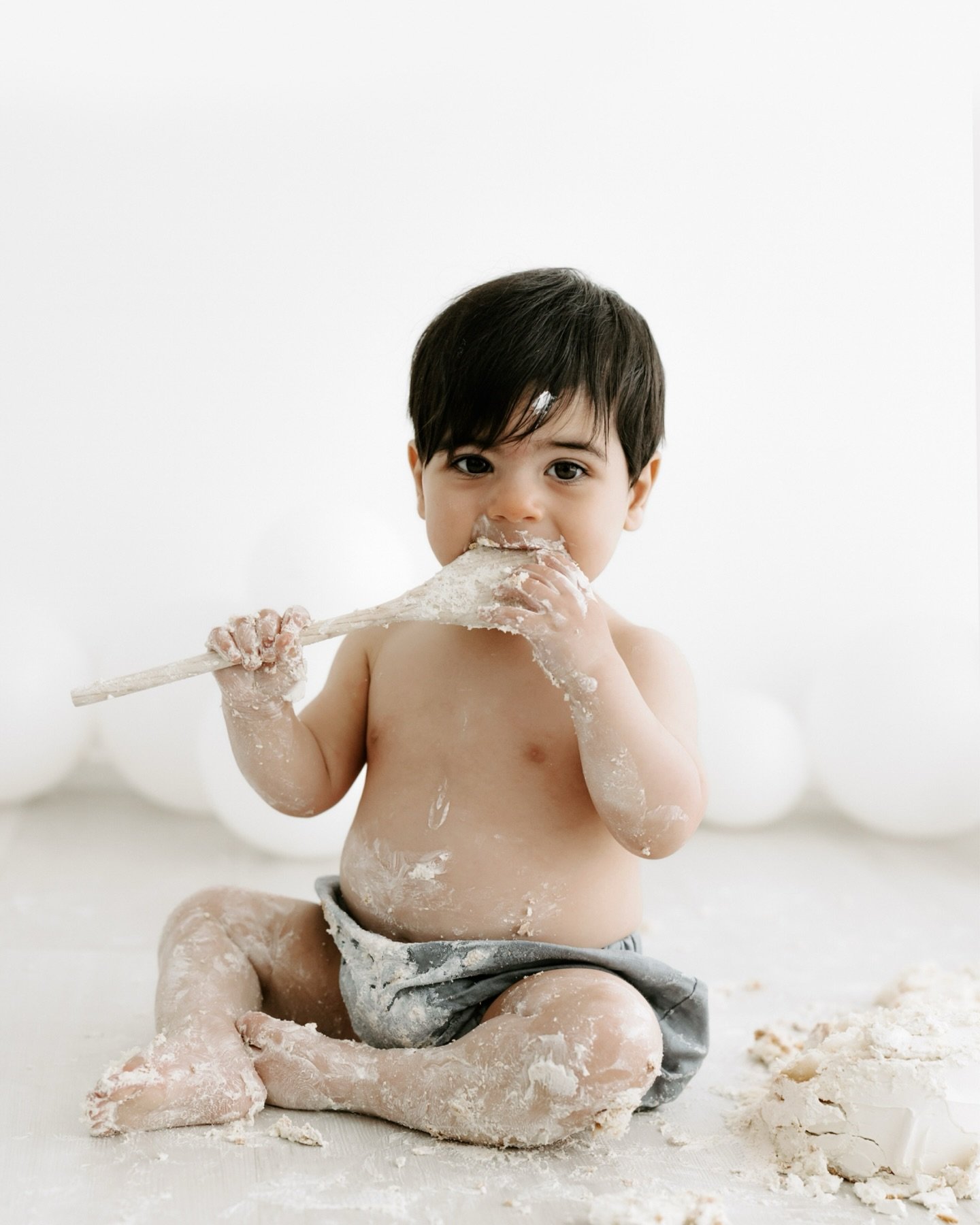 Sweet Max thoroughly enjoyed the smashing part of his cake smash, by the end cake was everywhere 🤣

Melbourne | Cake Smash Photographer
🎂 @jbbake 

#cakesmashmelbourne #melbournecakesmashphotographer #cakesmashphotography #melbournebabyphotographer