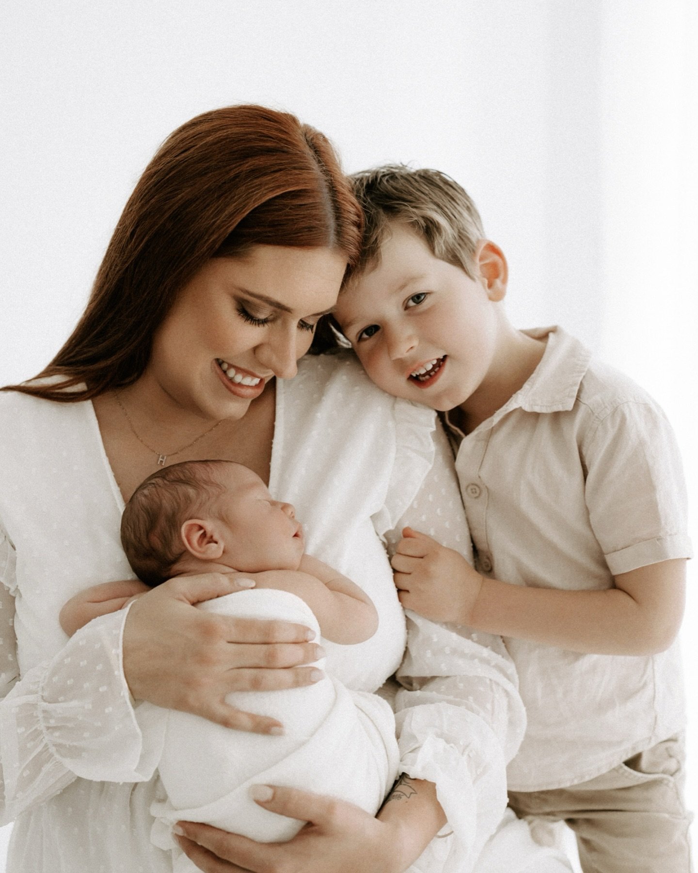 Adorable moments with their newest family member Zeppelin ♡ 

Melbourne Newborn Photographer

#melbournenewbornphotographer #melbournebabyphotographer #melbournebabyphotographer #motherhoodunplugged