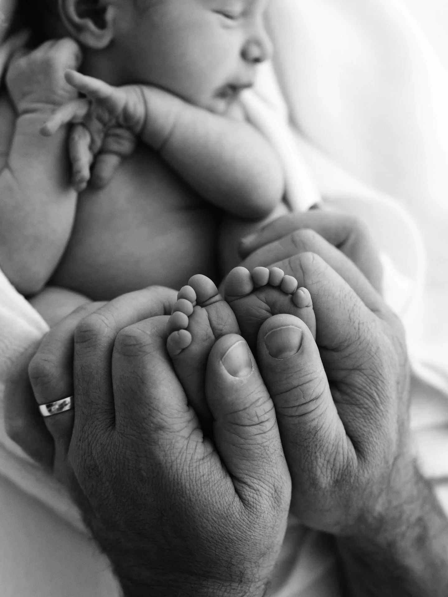 Teeny tiny toes ♡

Melbourne Newborn Photographer

#melbournebabyphotographer #newbornphotography #melbournenewbornphotographer #babyphotography #bnw_detaillovers