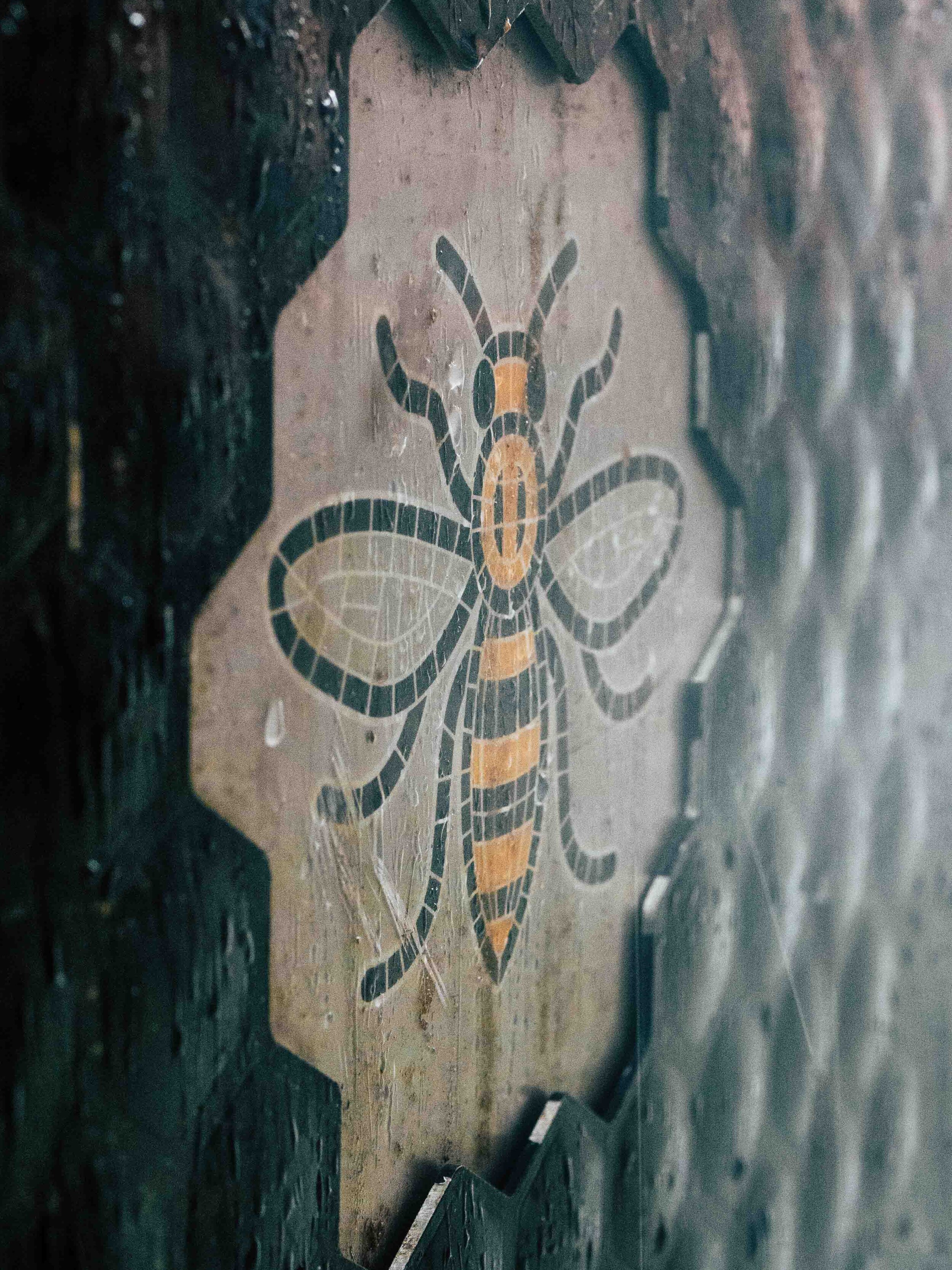 Manchester's iconic bee symbol, free stock photography.jpg