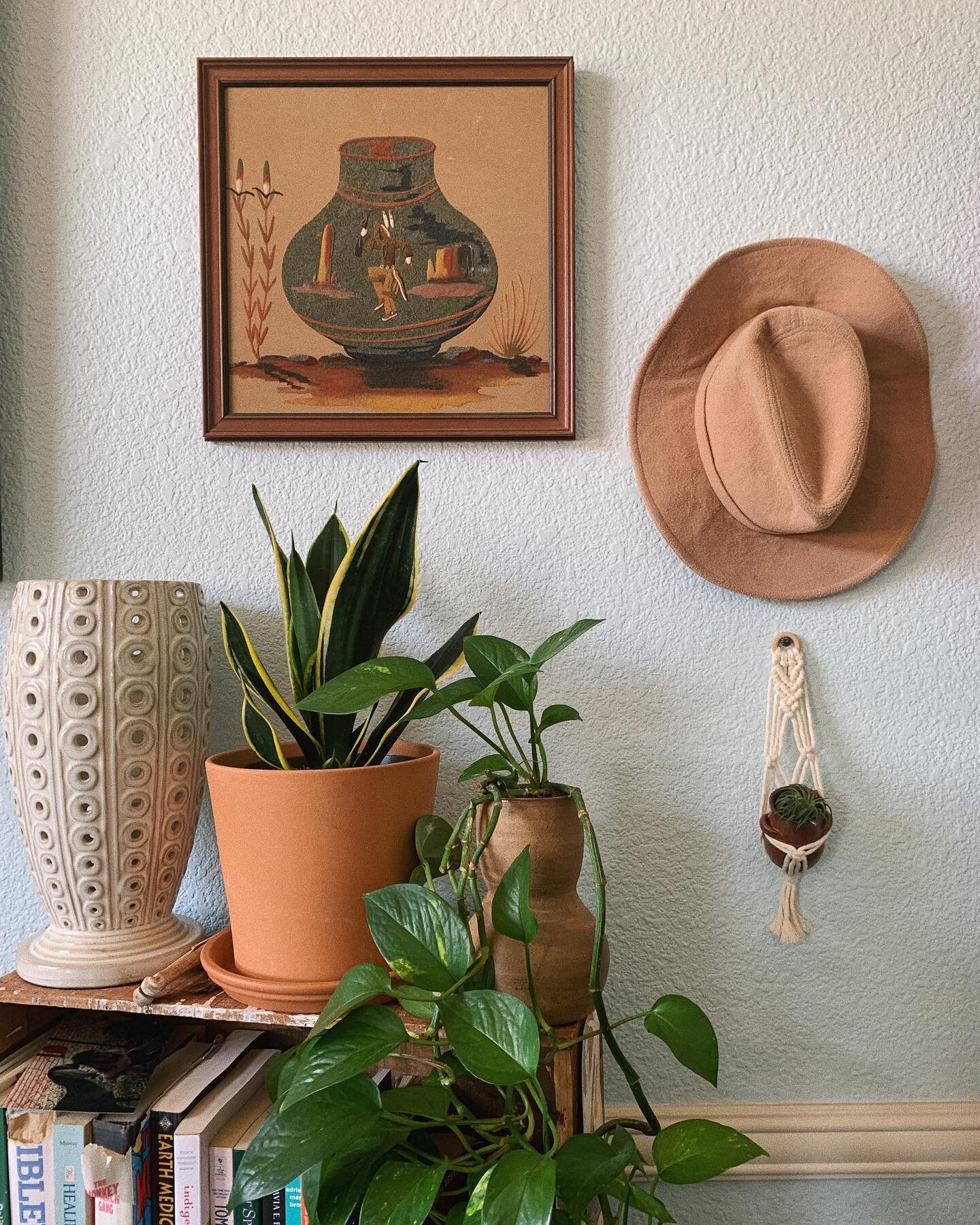 my favorite little nook in my room ☺️🕊🌵 I love to curate my space to feel warm and comfortable ~ filled with plants, art, books and small musings that bring me joy. Truthfully, I don&rsquo;t keep many of the pieces I make, I usually only keep thing