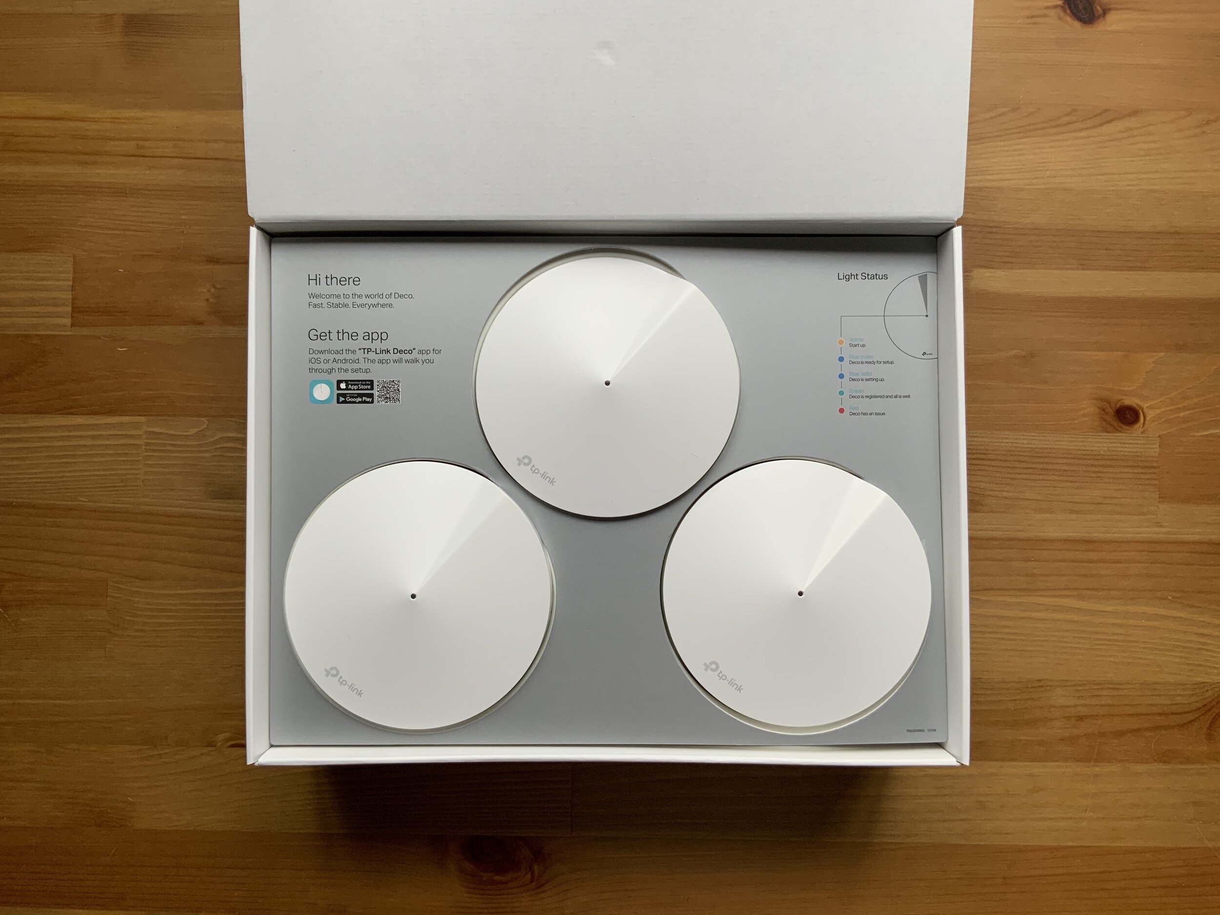 This is a 3-piece AC1200 mesh Wi-Fi kit