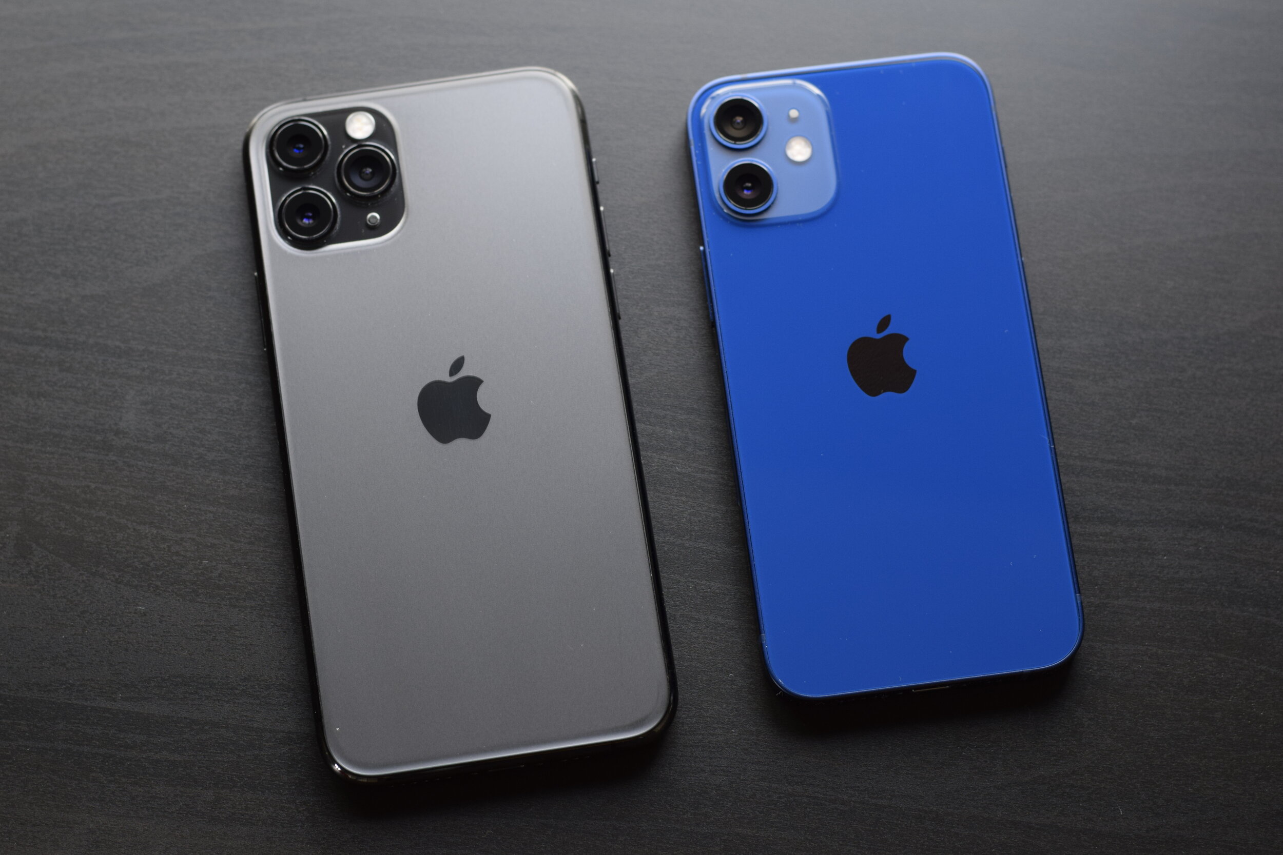 iPhone 12 Mini vs iPhone 11 
