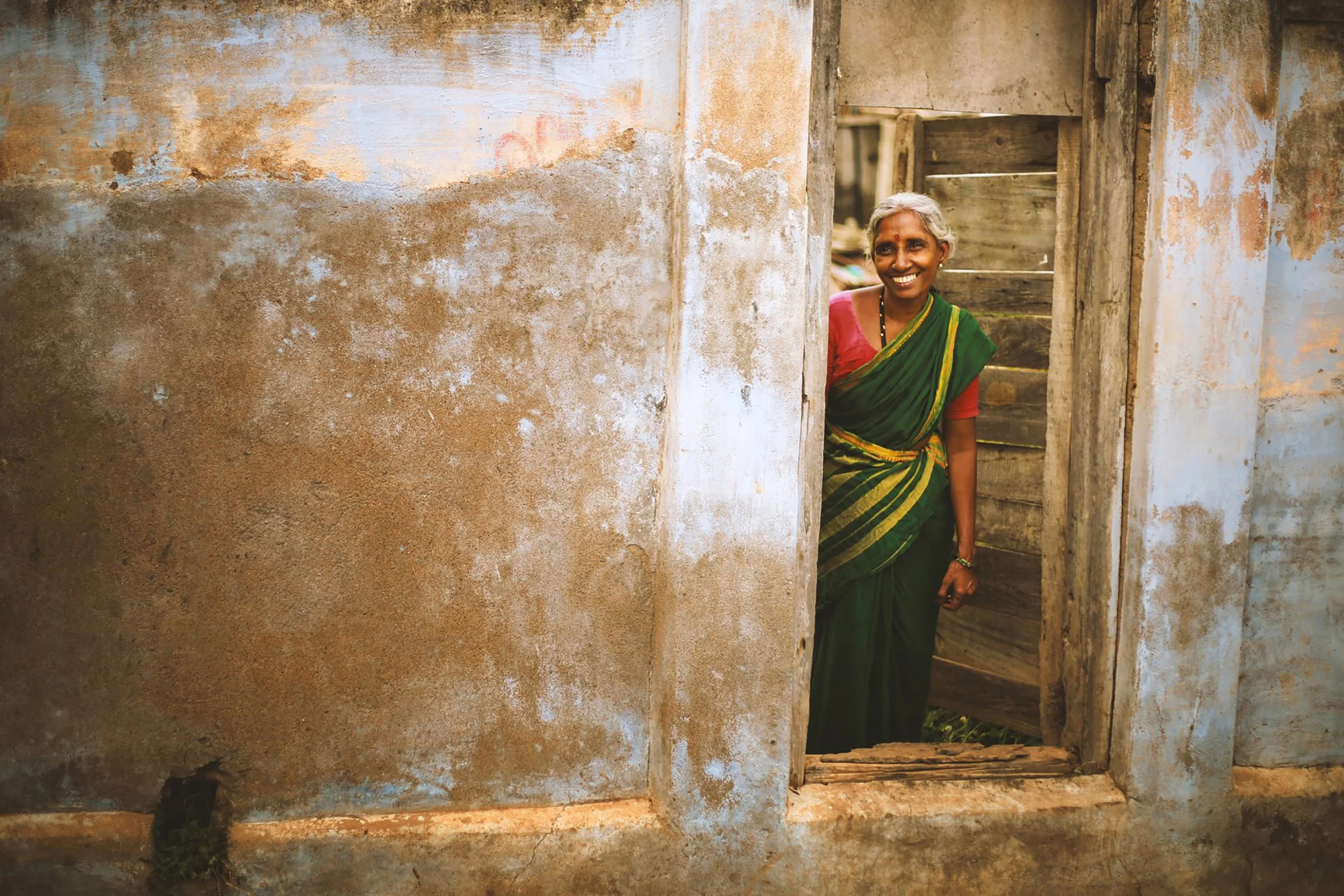 South India smiling lady Ali Warner Photography Holidays LR.jpg