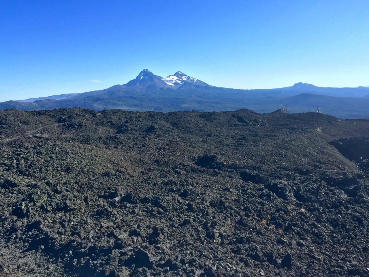 First view of the Sisters from the lava field at McKenzie Pass

via https://dayone.me/2csxzoX