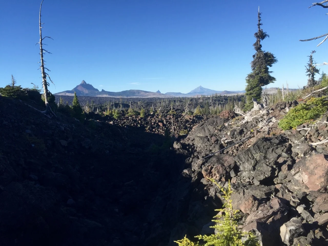 Looking North I could see Mt. Washington, Three Fingered Jack, Mt. Jefferson, and Mt. Hood. Sweet!

via https://dayone.me/2csyzJB