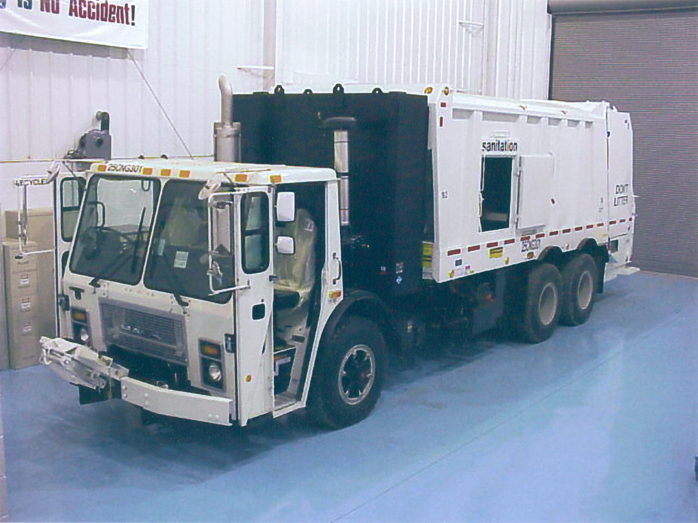 18 CNG MACK NYC0001.jpg