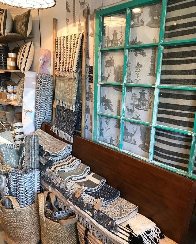 Happy Fathers Day! Beautiful day to be out! #shopsouthold #southold #nofo #northfork #rugs #summertime #summervibes #wallpaper