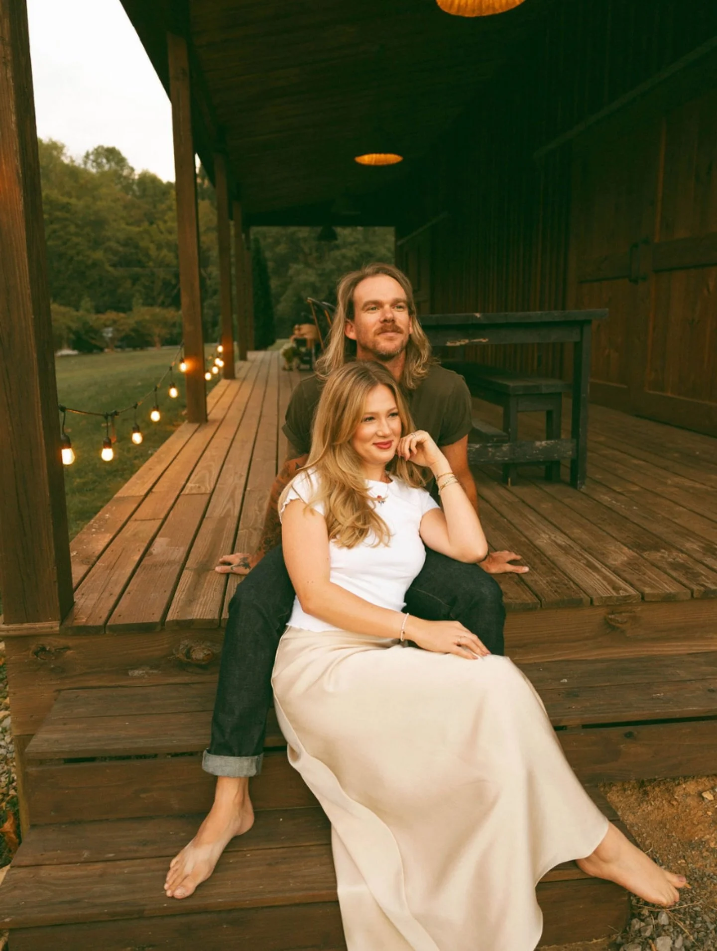 Couples photoshoots during golden hour&hellip; there&rsquo;s nothing better ✨🌅

#whitewoodhollow #goldenhourmagic #nashvillephotographer #couplesphotoshoot