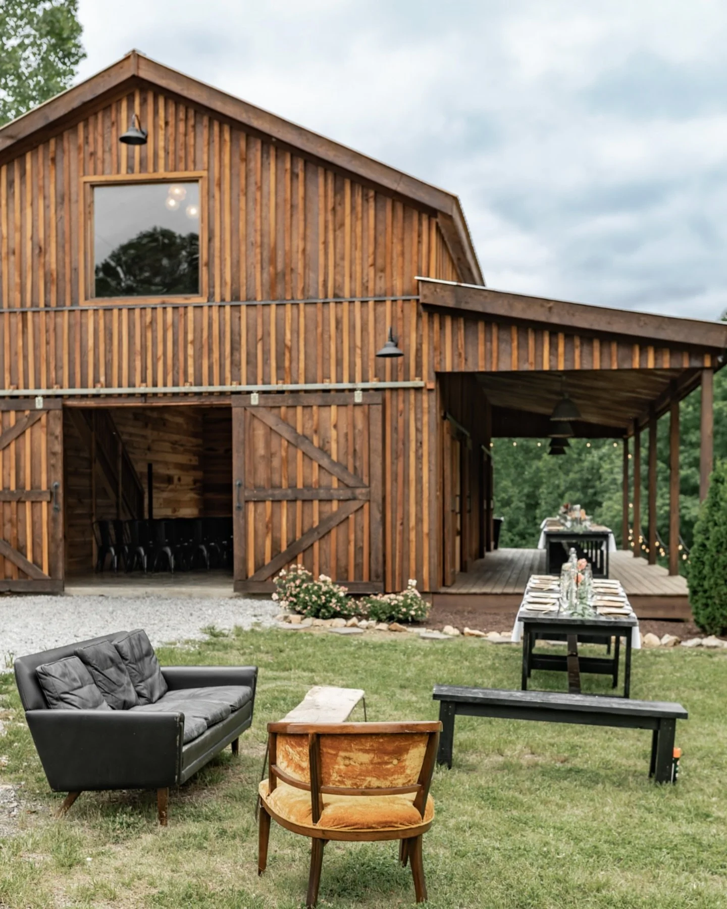 Fall at Whitewood Hollow is pure magic. 🍂 As the weather cools and the leaves turn, our barn becomes the dreamiest backdrop for weddings, rehearsal dinners, and intimate celebrations. ✨

Now booking fall and winter dates! Make Whitewood Hollow the s