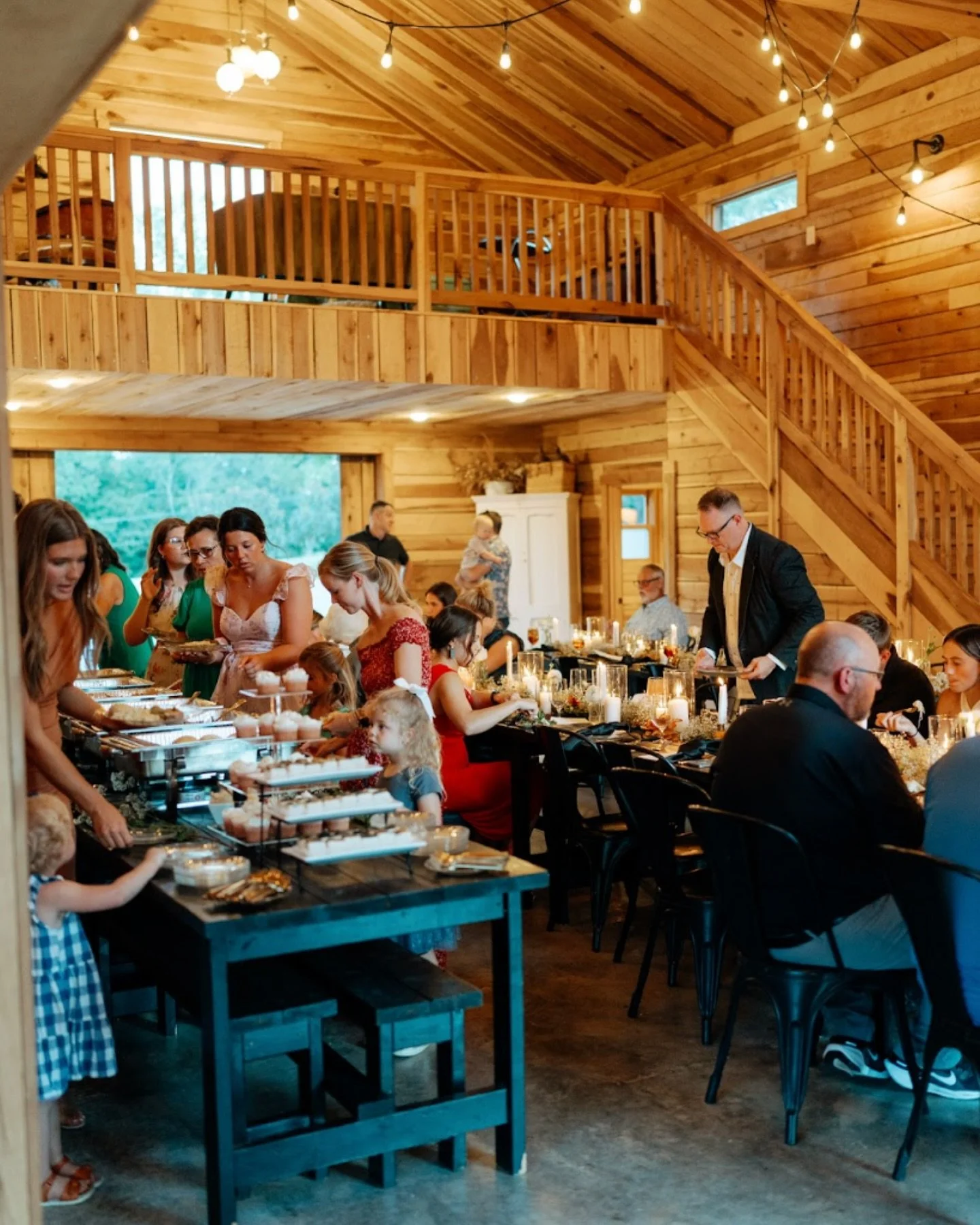 More evenings like these, please!

#whitewoodhollow #intimatewedding #nashvilleevents