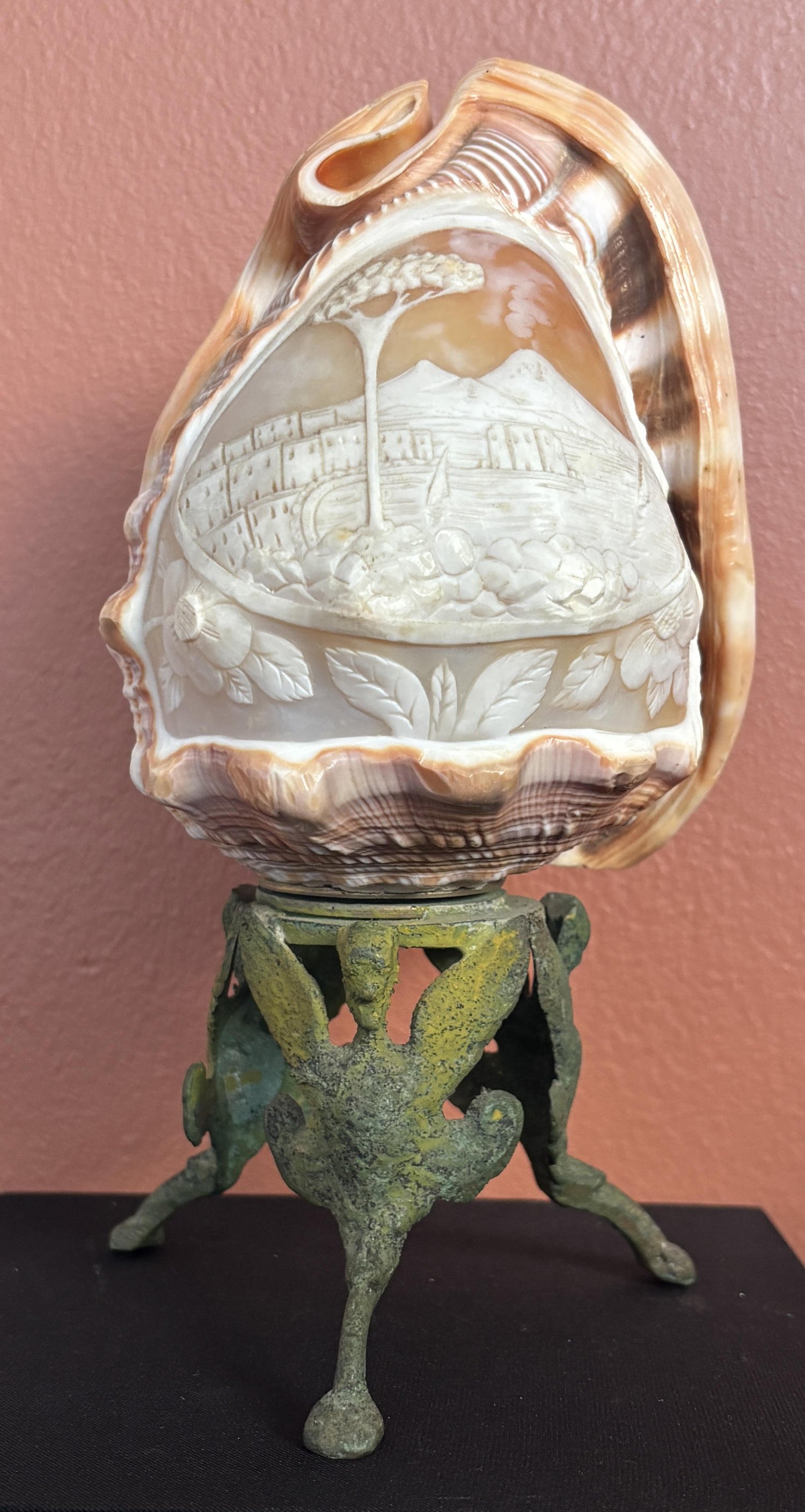Helmet shell cameo lamp. Europe. Mid twentieth century. PRI Education Collection