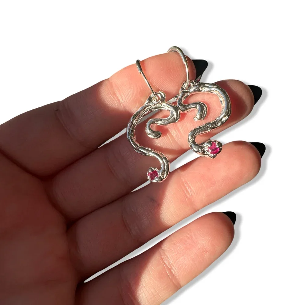 liquid-twist-earrings (3).webp