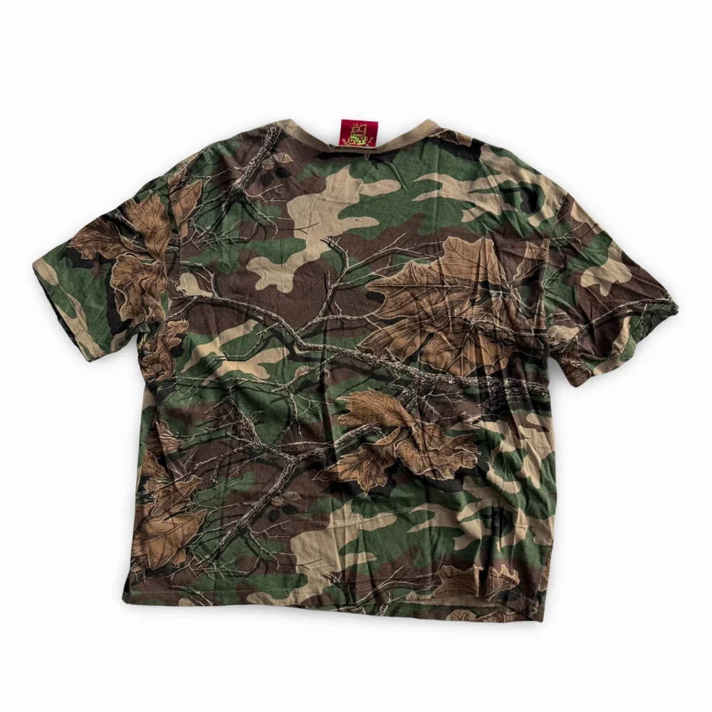 camo-hugging-vtg-tee-xl (2).webp