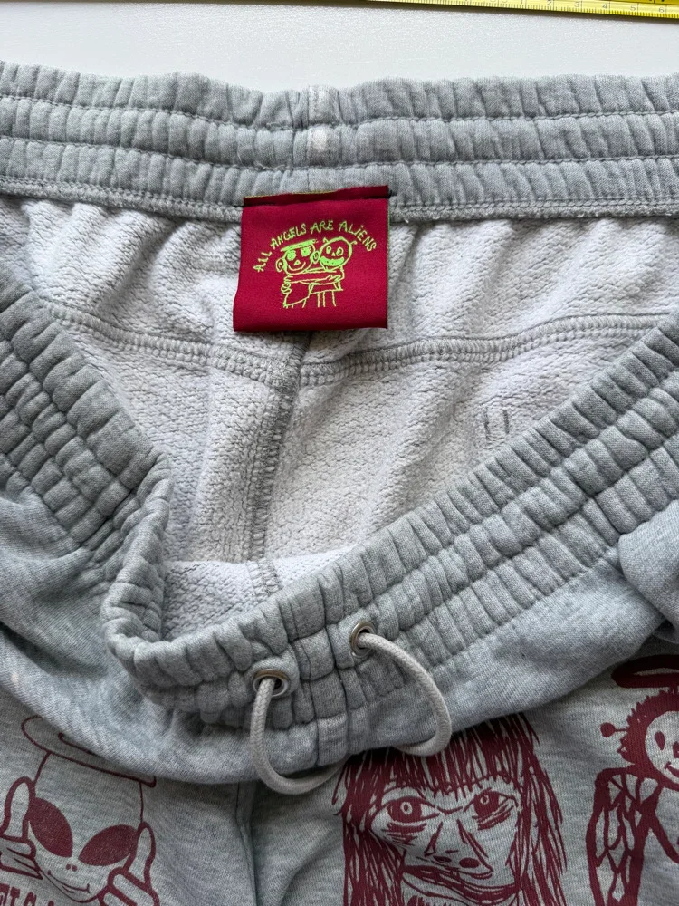 mini-logos-grey-nike-sweat-shorts-ss-26- (6).webp