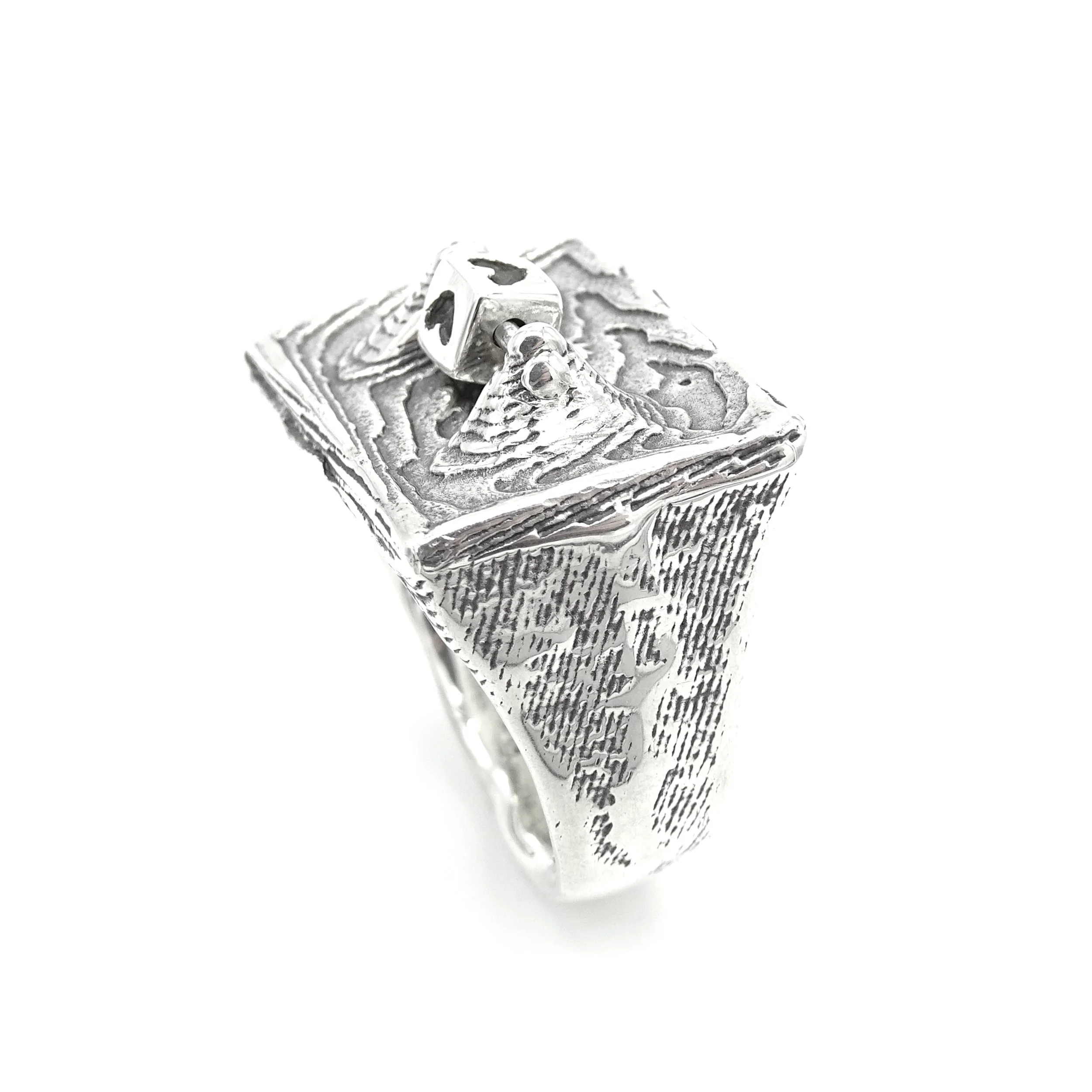 Heart Charm Spinner Ring 4.jpg