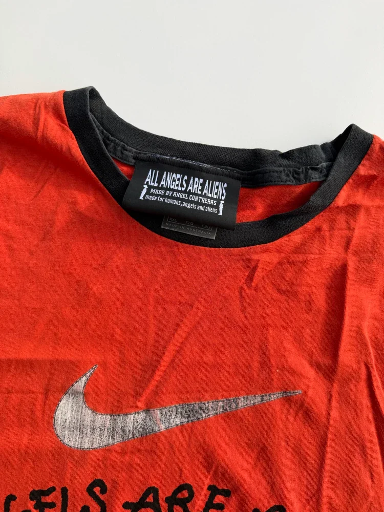 made-in-aus-orange-hugging-vtg-tee-xxl (2).webp