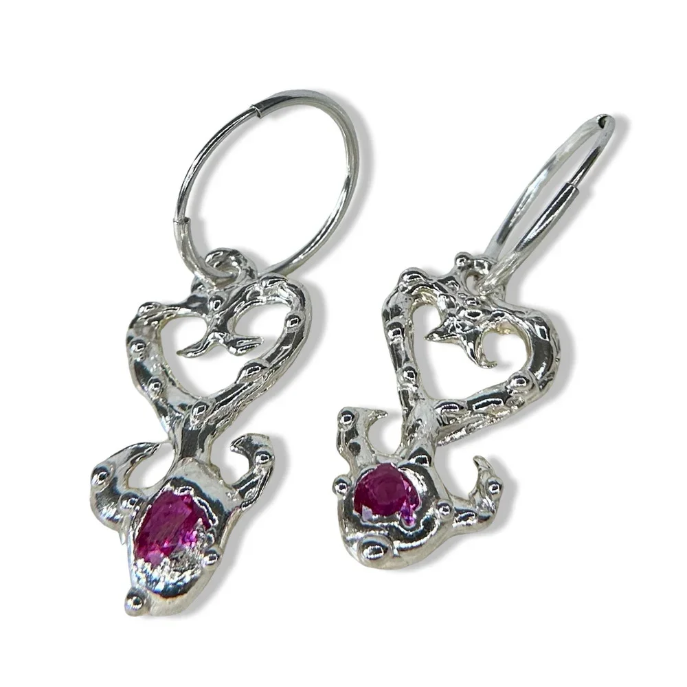 swirl-heart-earrings (1).webp