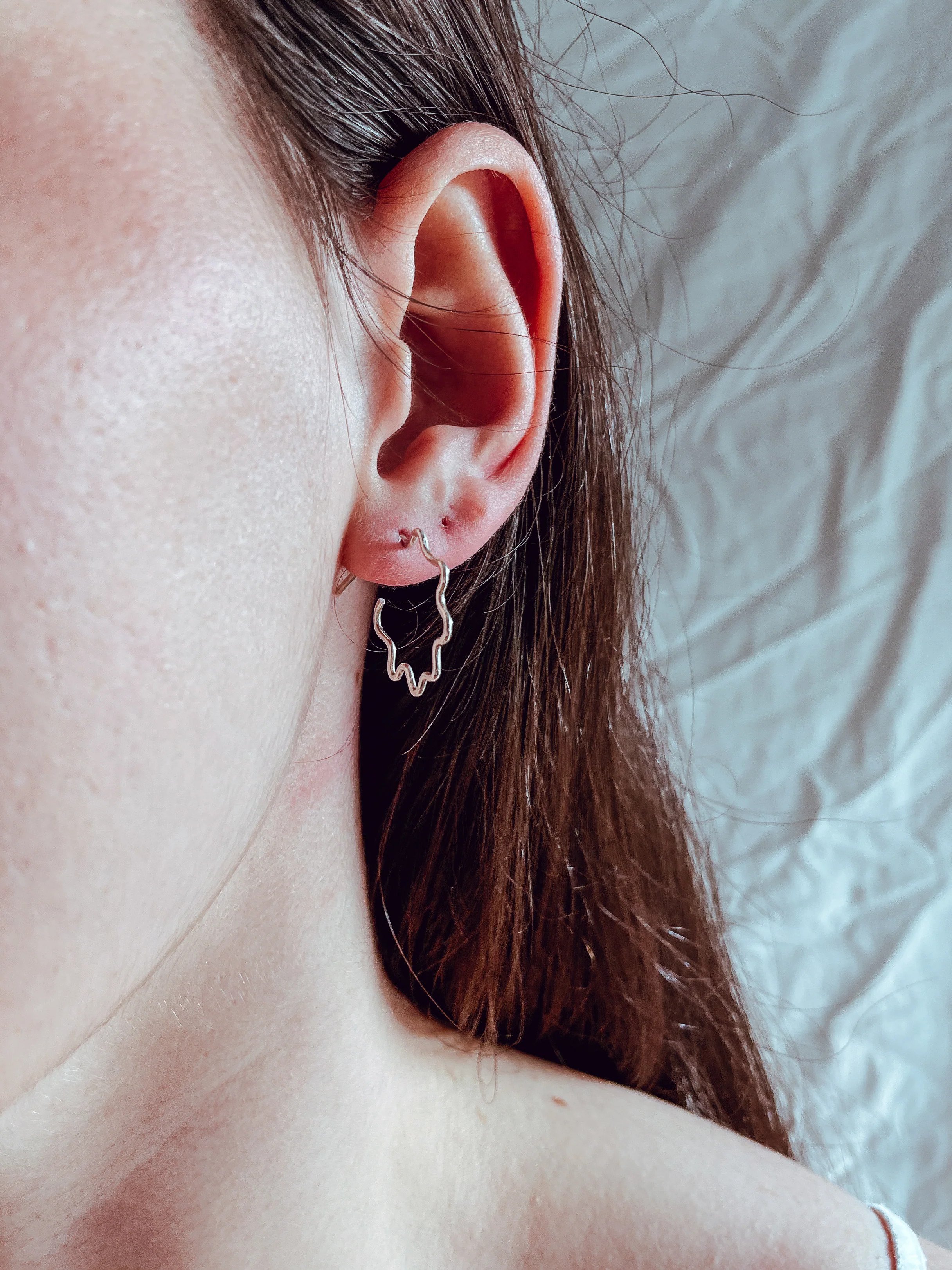 Sadie Mini Squiggle Hoops in Gold