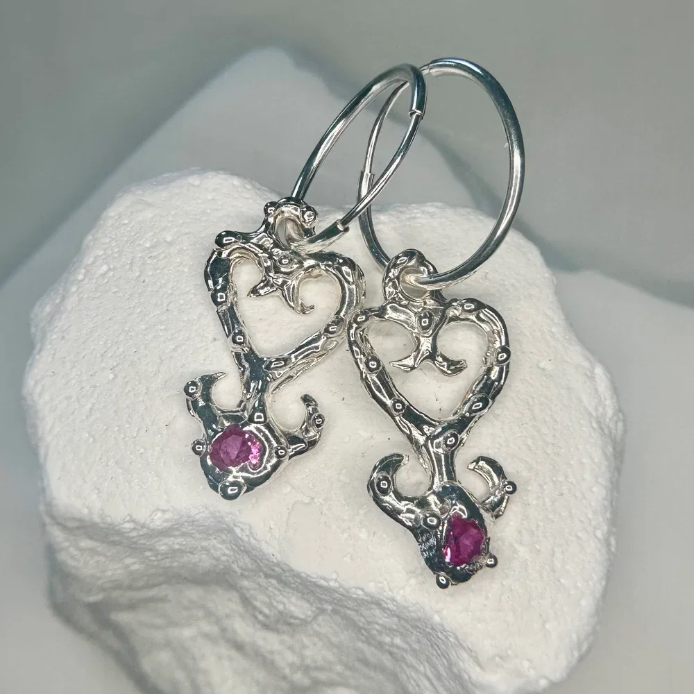 swirl-heart-earrings (3).webp