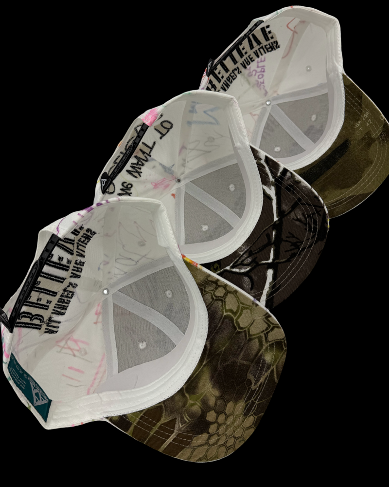 drawing-upcycled-hugging-logo-hat-ss-26- (4).webp