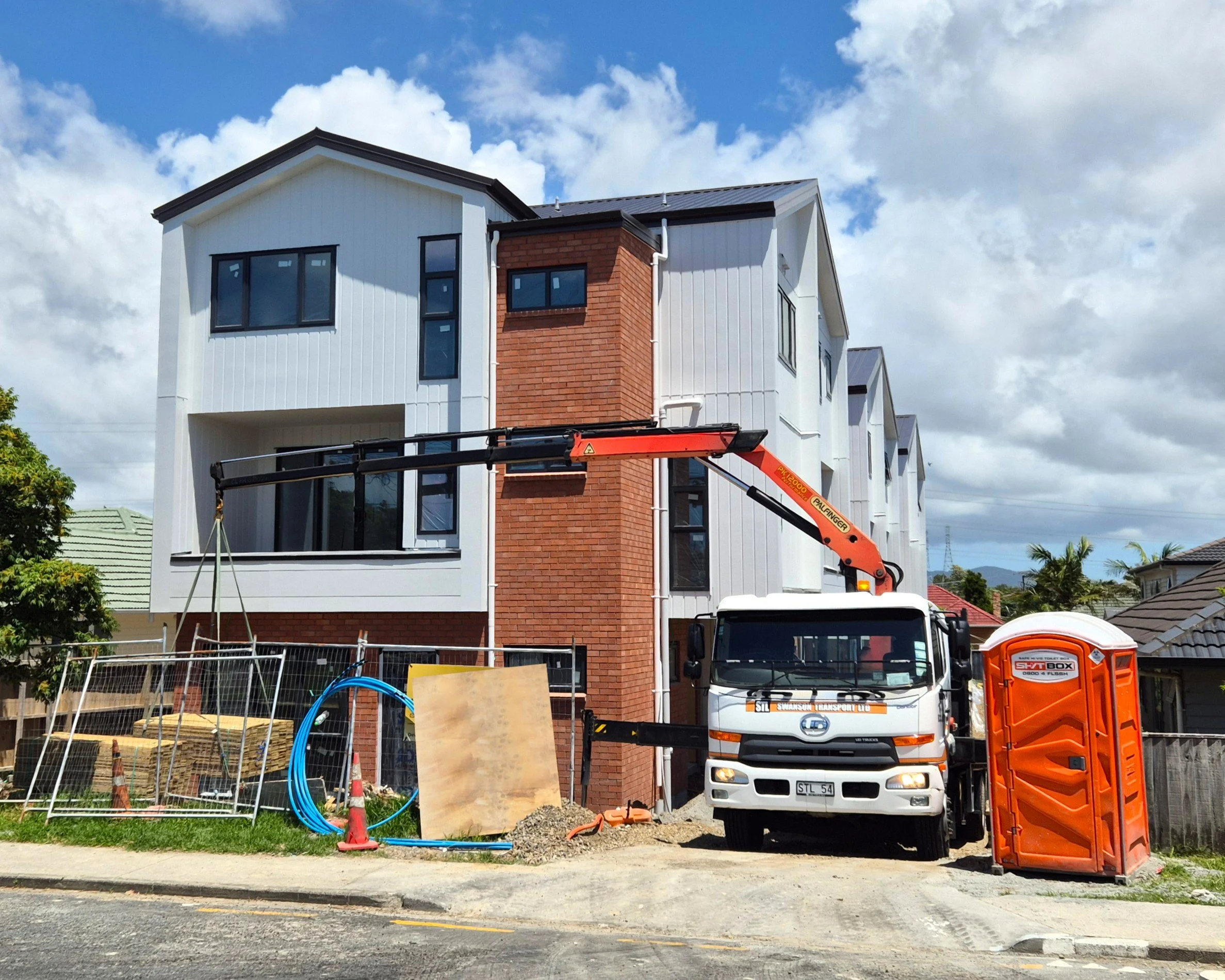 Booking a Hiab? Here's Everything We Need to Know Before Dispatch To Make The Job Run Smoothly 🚚