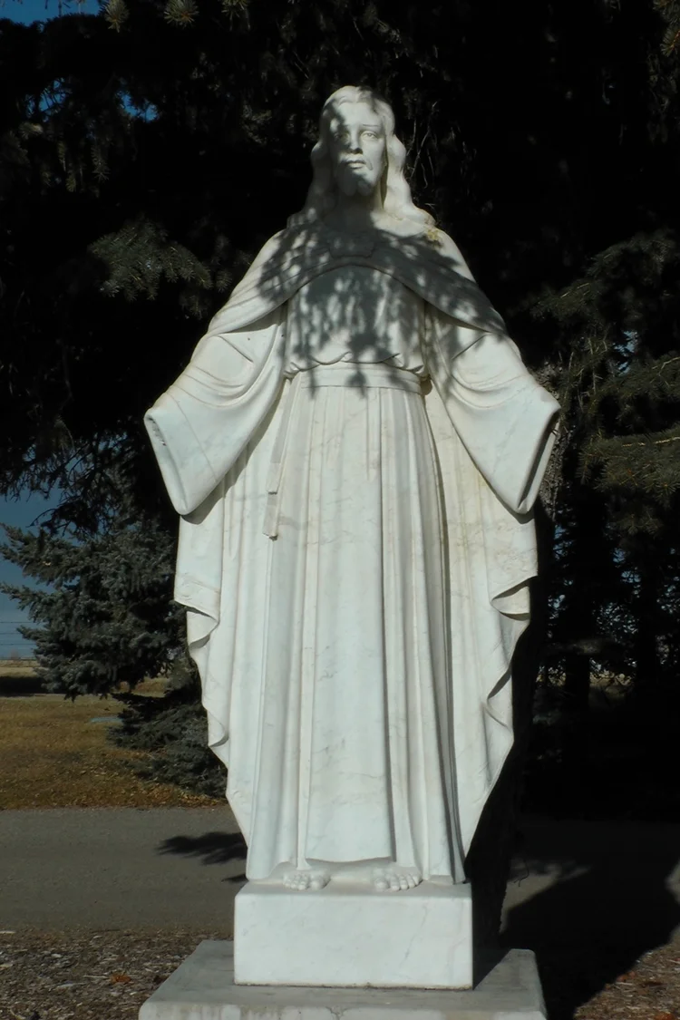Christ+statue.jpg
