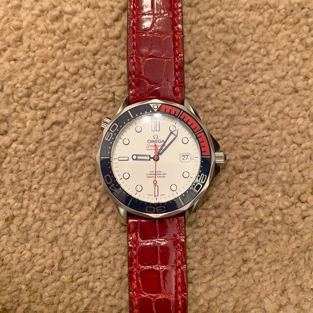 Cherry Red Alligator 🍒🐊 on an Omega Seamaster 007
.
.
.
.
.
#omega #omegaseamaster #seamaster #alligatorstrap #bondseamaster #seamaster007 #007 #omegaverse #omega007 #jamesbond #jamesbond007 #alligatorwatchstrap #gatorstraps #omegawatches #watcheso