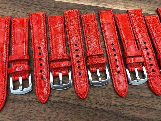 🍒🐊 Cherry Red American Alligator are back in stock. A fun summer statement strap ⛱🏝 Made in the USA 🇺🇸
.
.
.
.
.
.
#summerstrap #strapseason #watchstraps #watchbands #alligatorstrap #alligatorwatchstrap #watches #mensstyle #mensfashion #accessor