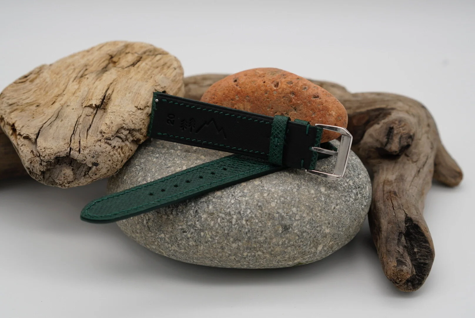 6F98740C-1758-44B0-BCFA-DFC85AF51313