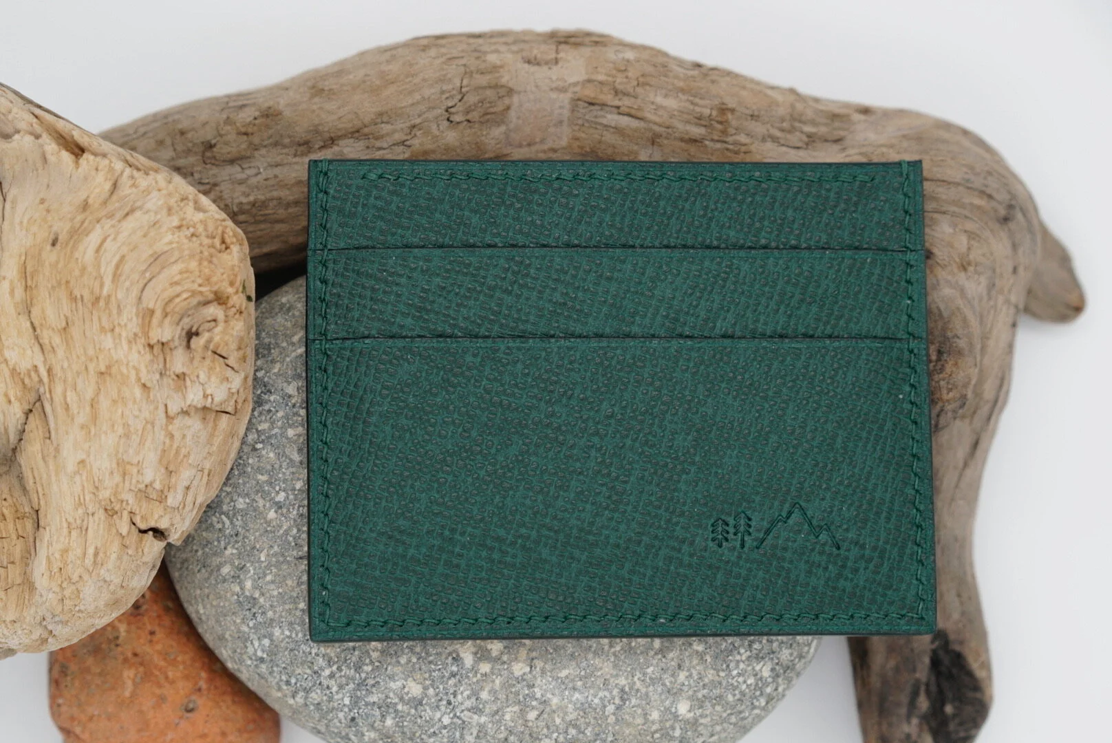 9E57B754-784C-446B-8A7D-538F0B068C82