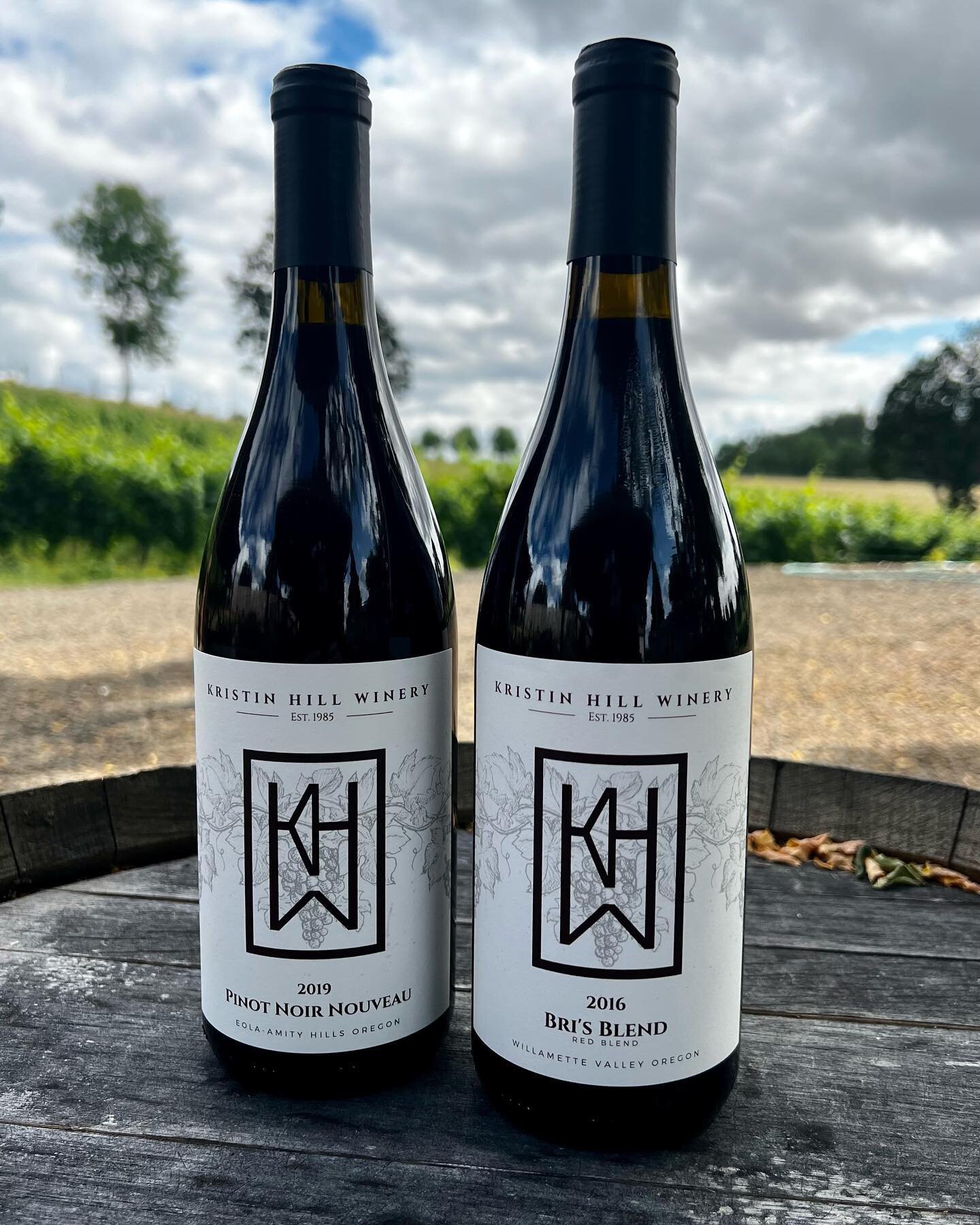 Happy #InternationalPinotNoirDay! 

Whether you&rsquo;re planning on having two glasses or two bottles tonight, we support your decision. 

𝑲𝒓𝒊𝒔𝒕𝒊𝒏 𝑯𝒊𝒍𝒍 𝑾𝒊𝒏𝒆𝒓𝒚
#pinotnoir #summersips #pinotnoirday #twobottles #twoglasses #enjoyeverys