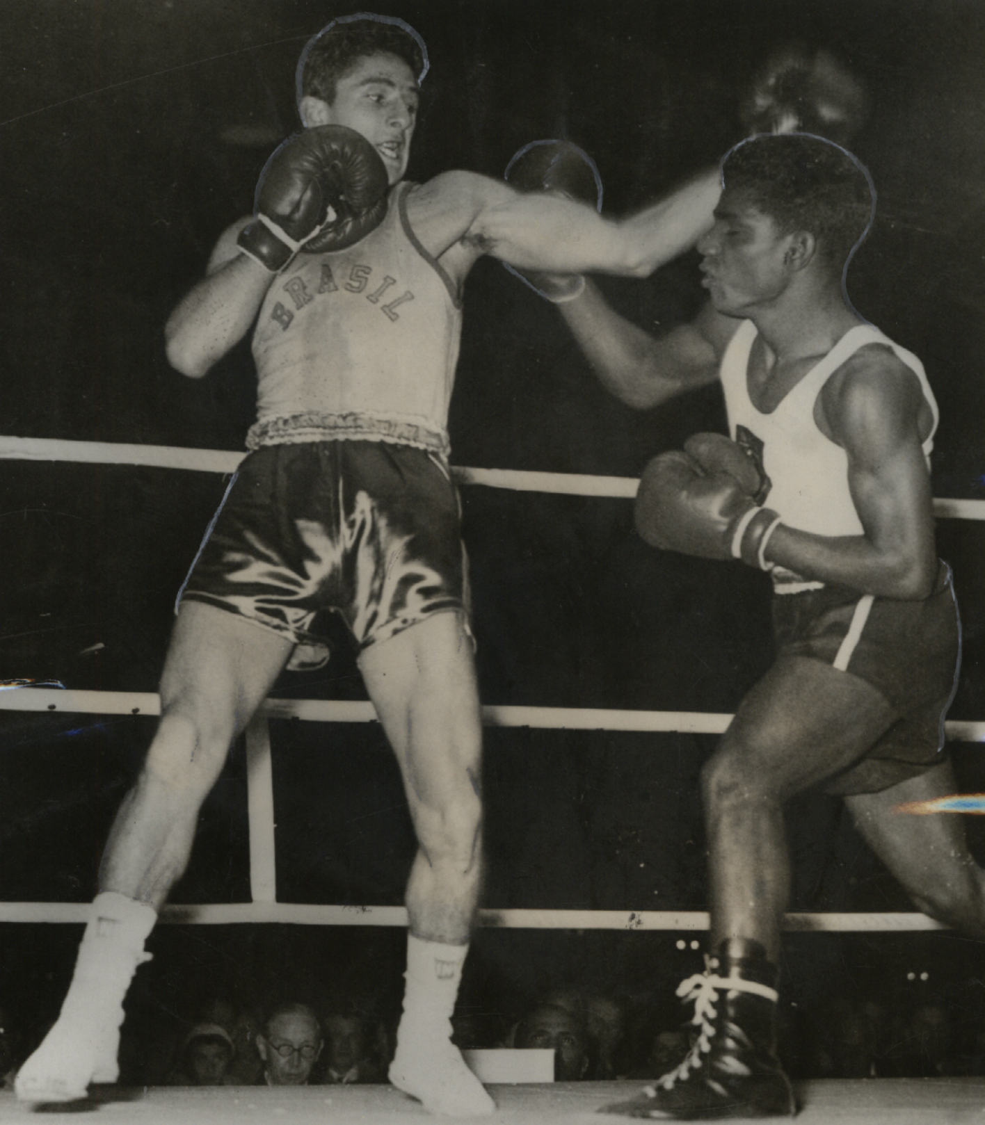 Eder Jofre (left) as an amateur in 1956